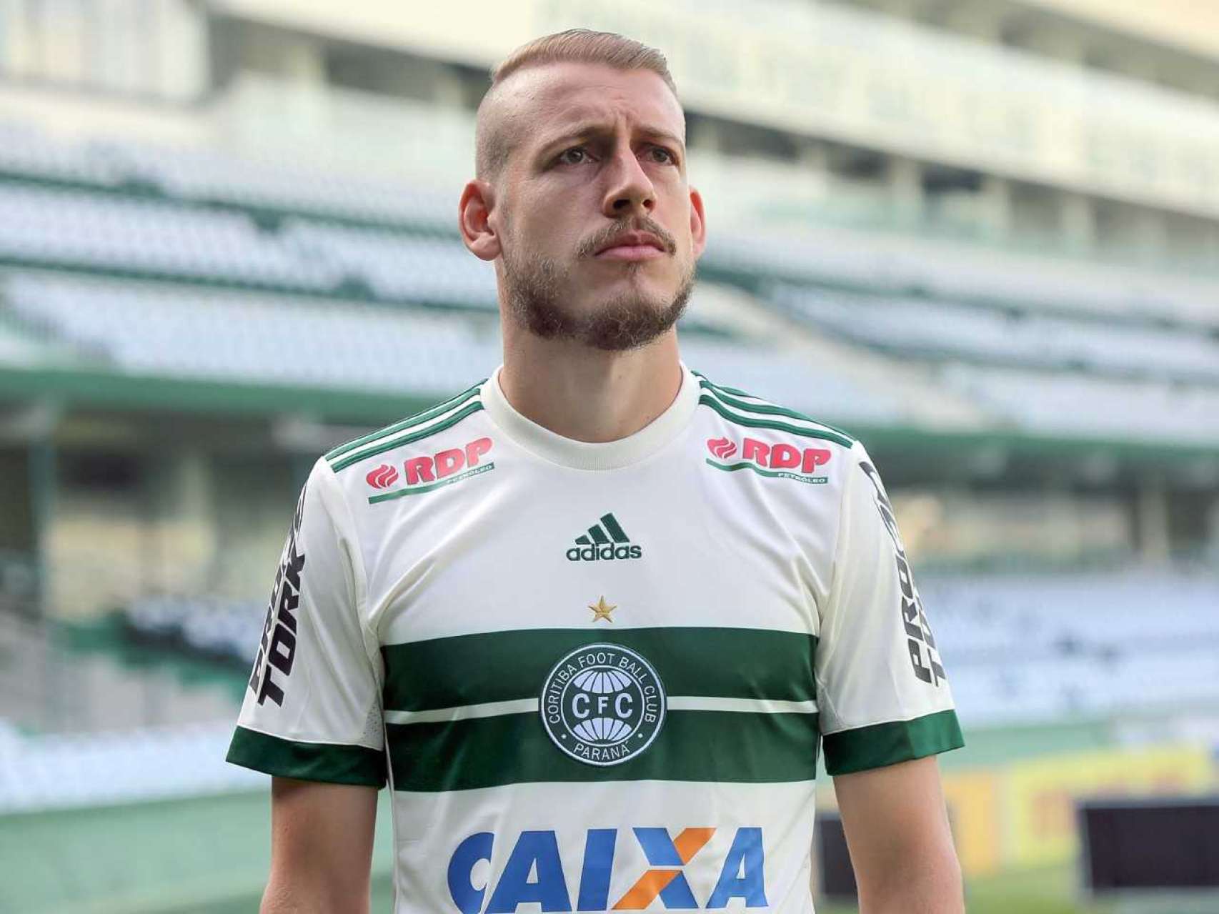 Conhe�a Uillian Correia 
