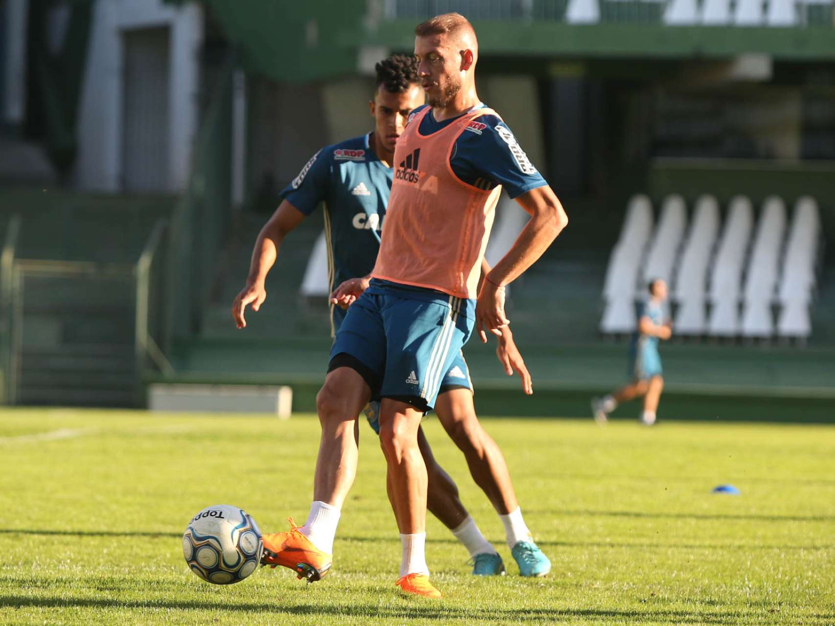 Coxa encerra prepara��o para confronto direto