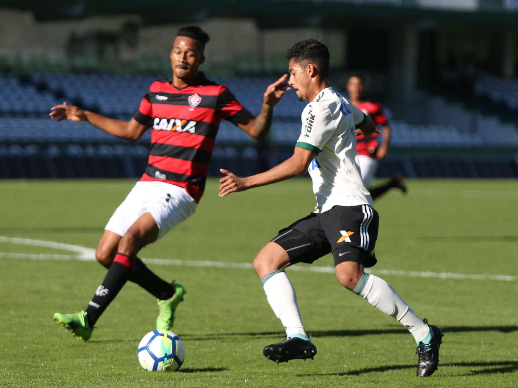 Coxa trope�a na estreia
