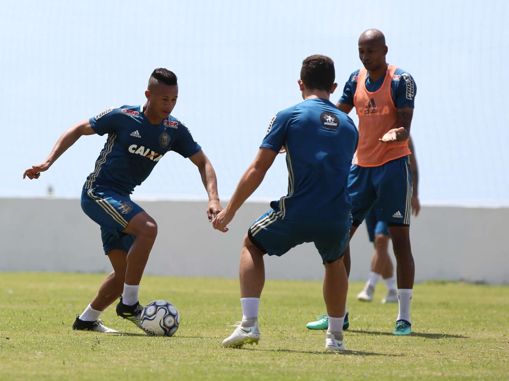Coxa finaliza prepara��o em Fortaleza
