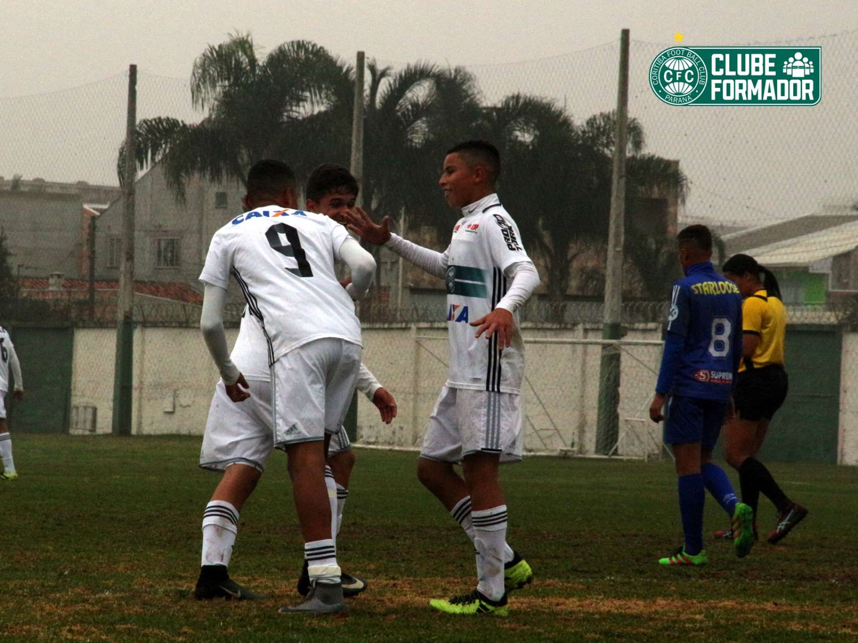 Coxa Sub-15 vence no estadual