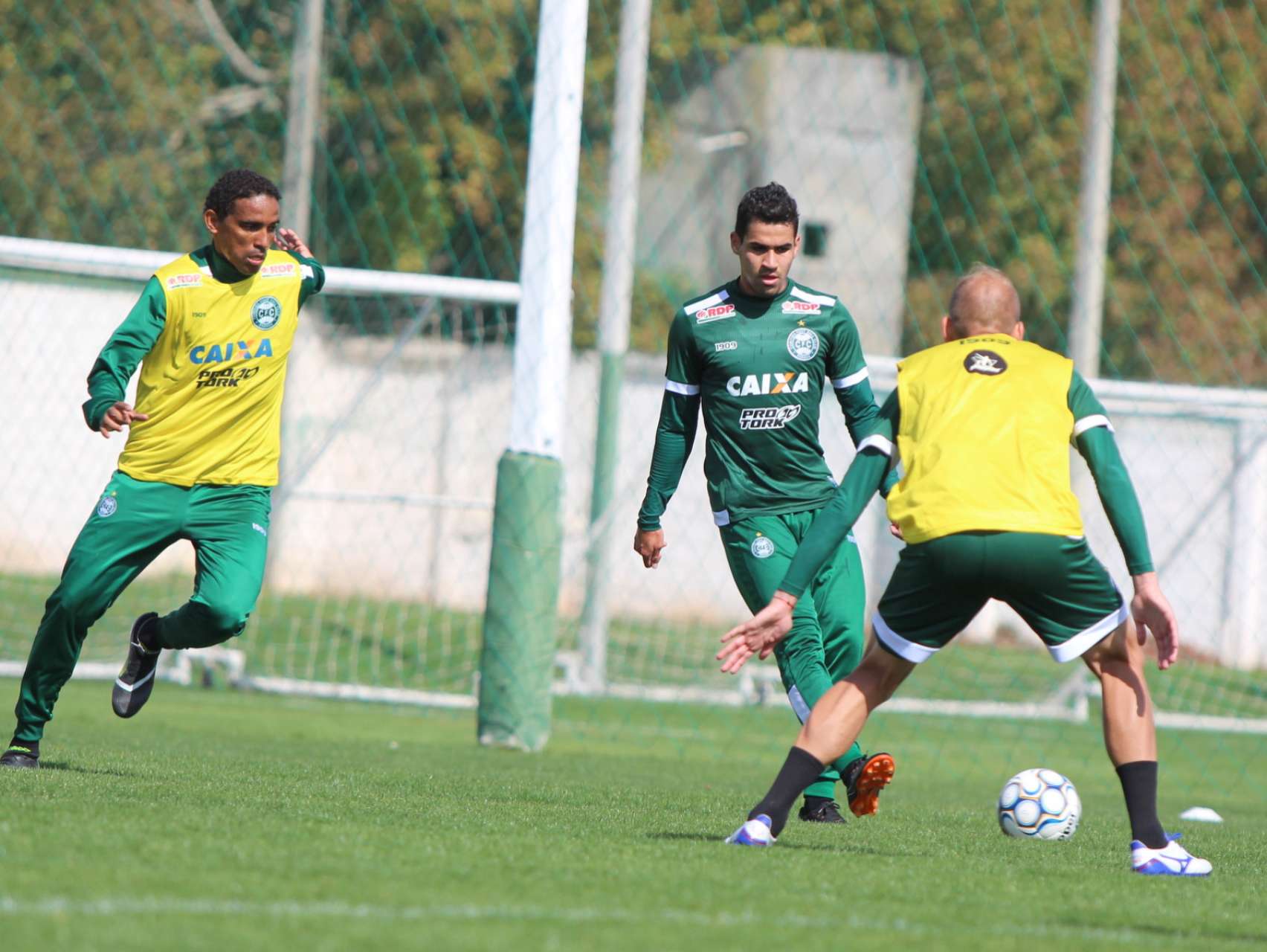 Coxa finaliza prepara��o para iniciar returno