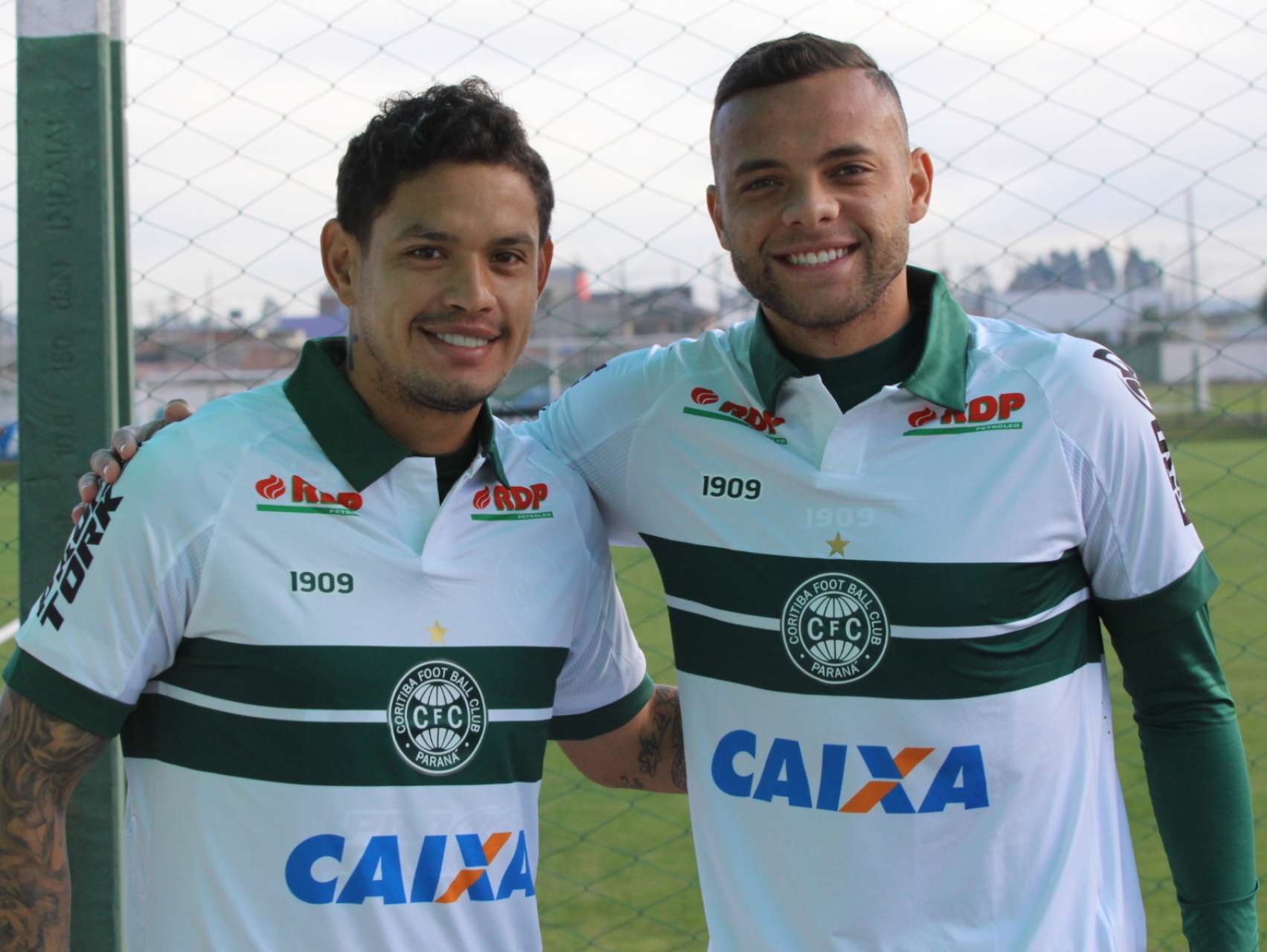 Coritiba apresenta novos refor�os a imprensa