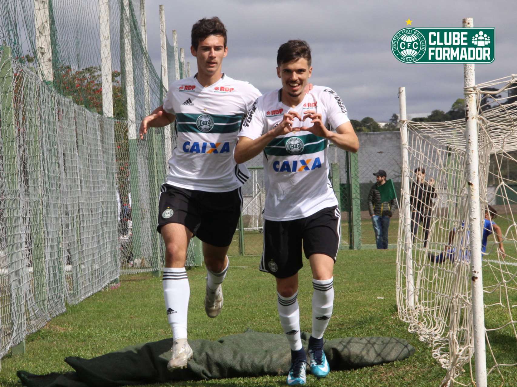 Coxa Sub-17 vence no estadual