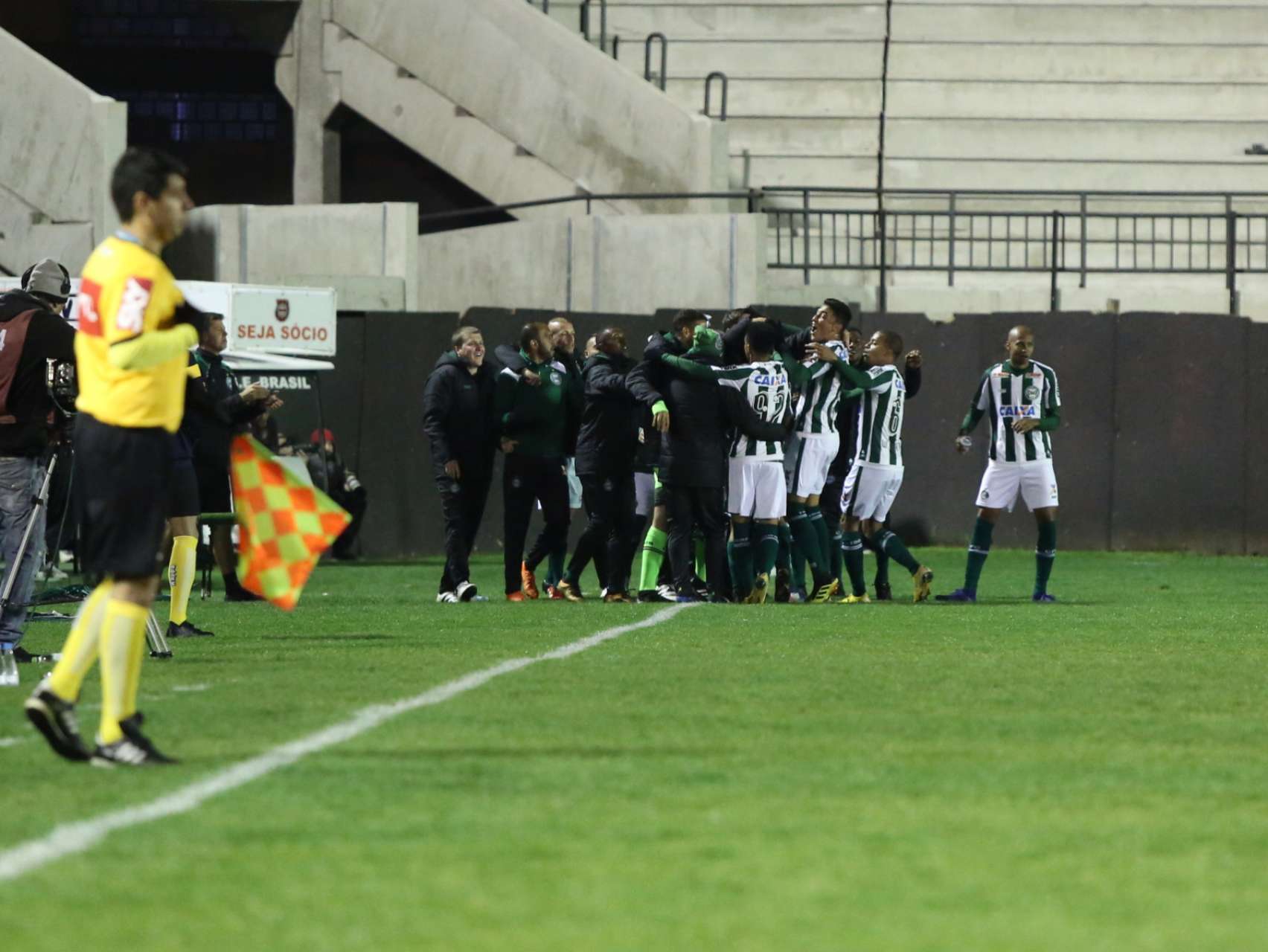 Coxa voltar a vencer no Brasileiro