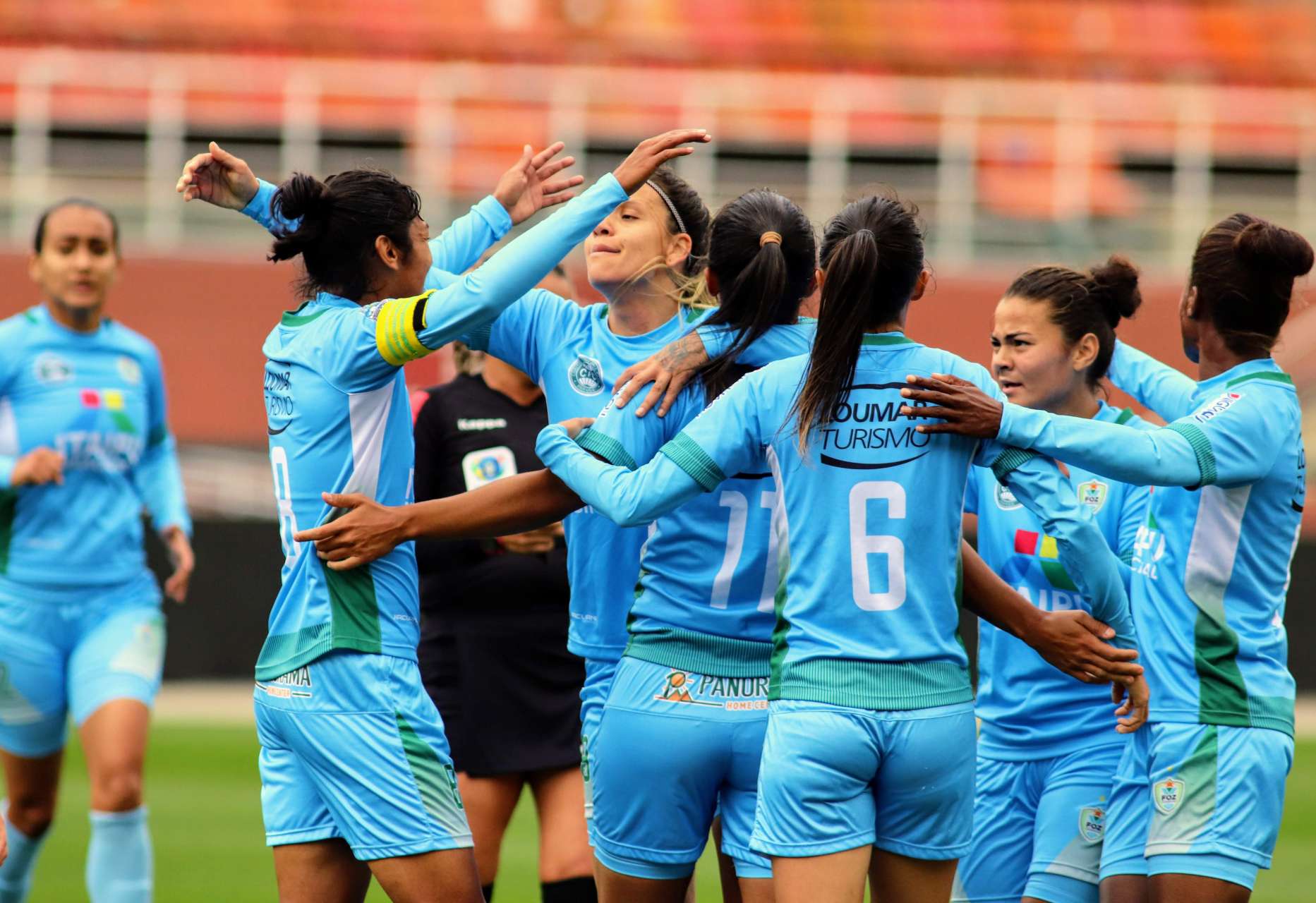 Estreia com goleada