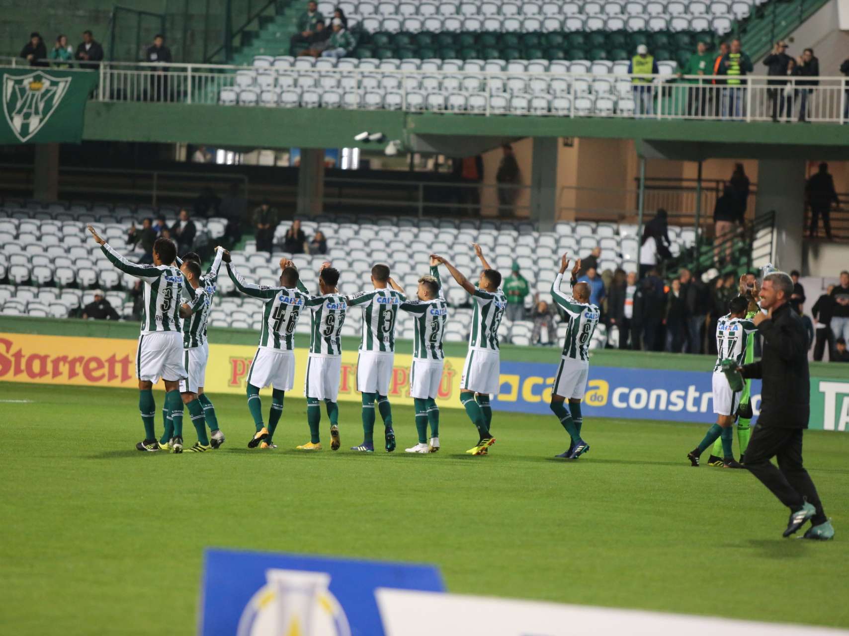 D� notas aos atletas