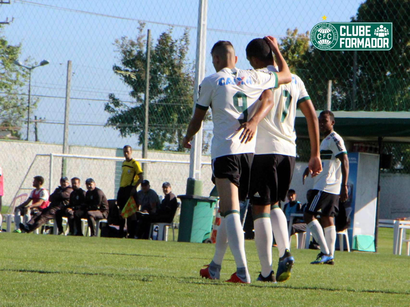 Rev�s na semifinal do Paranaense Sub-19