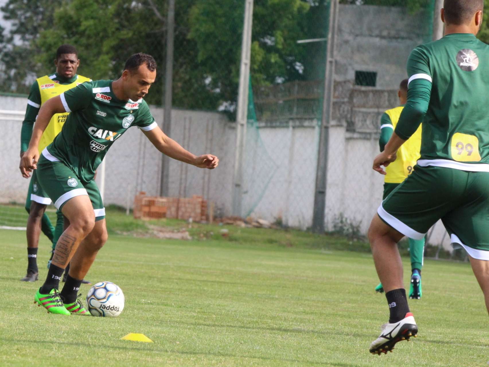 Coxa faz ajustes para pegar o Londrina
