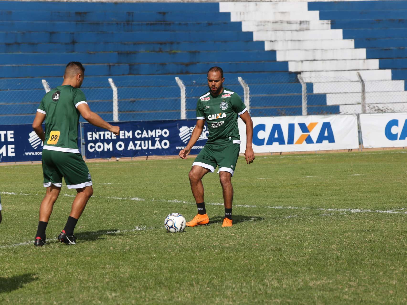 Coxa faz atividade em Macei�
