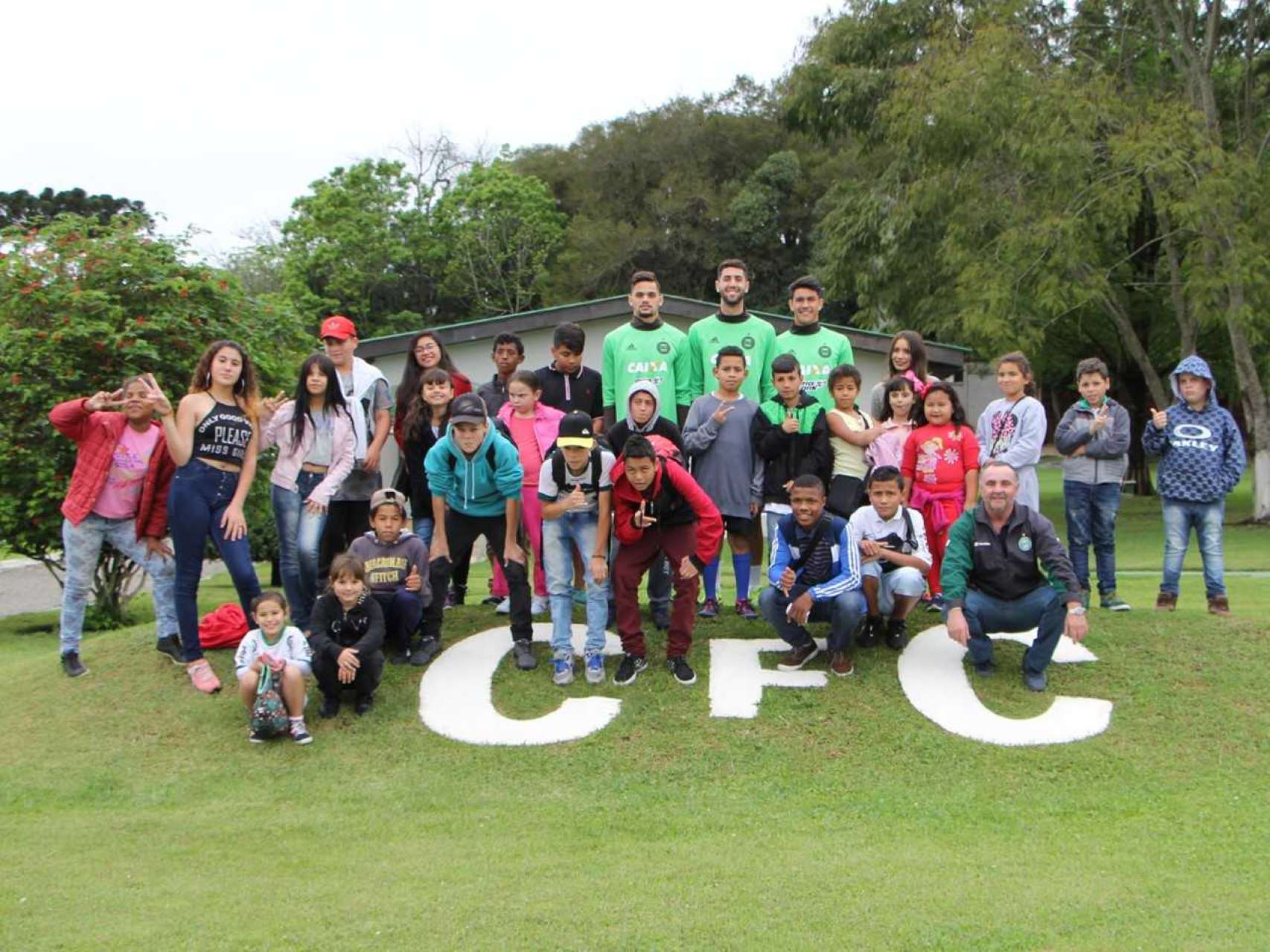 CRAS da Juventude de S�o Jos� dos Pinhais visita o CT