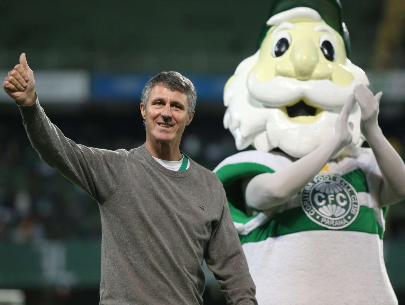Coritiba homenageia Marildo 