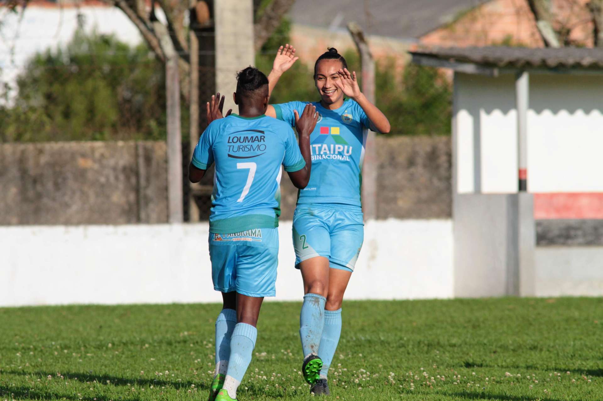 Goleada e t�tulo do Paranaense Feminino