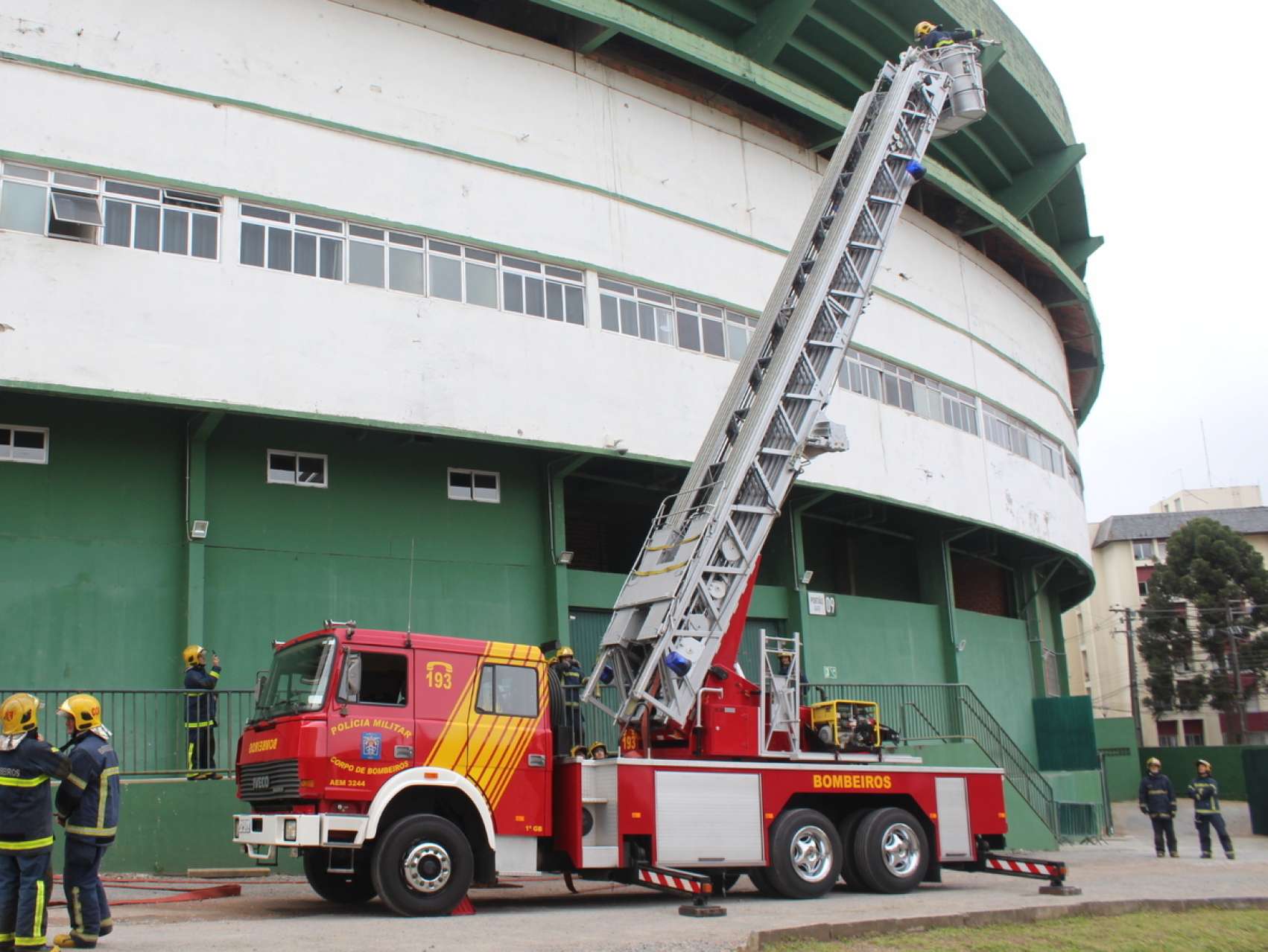 Corpo de Bombeiros realiza capacita��o no Couto 
