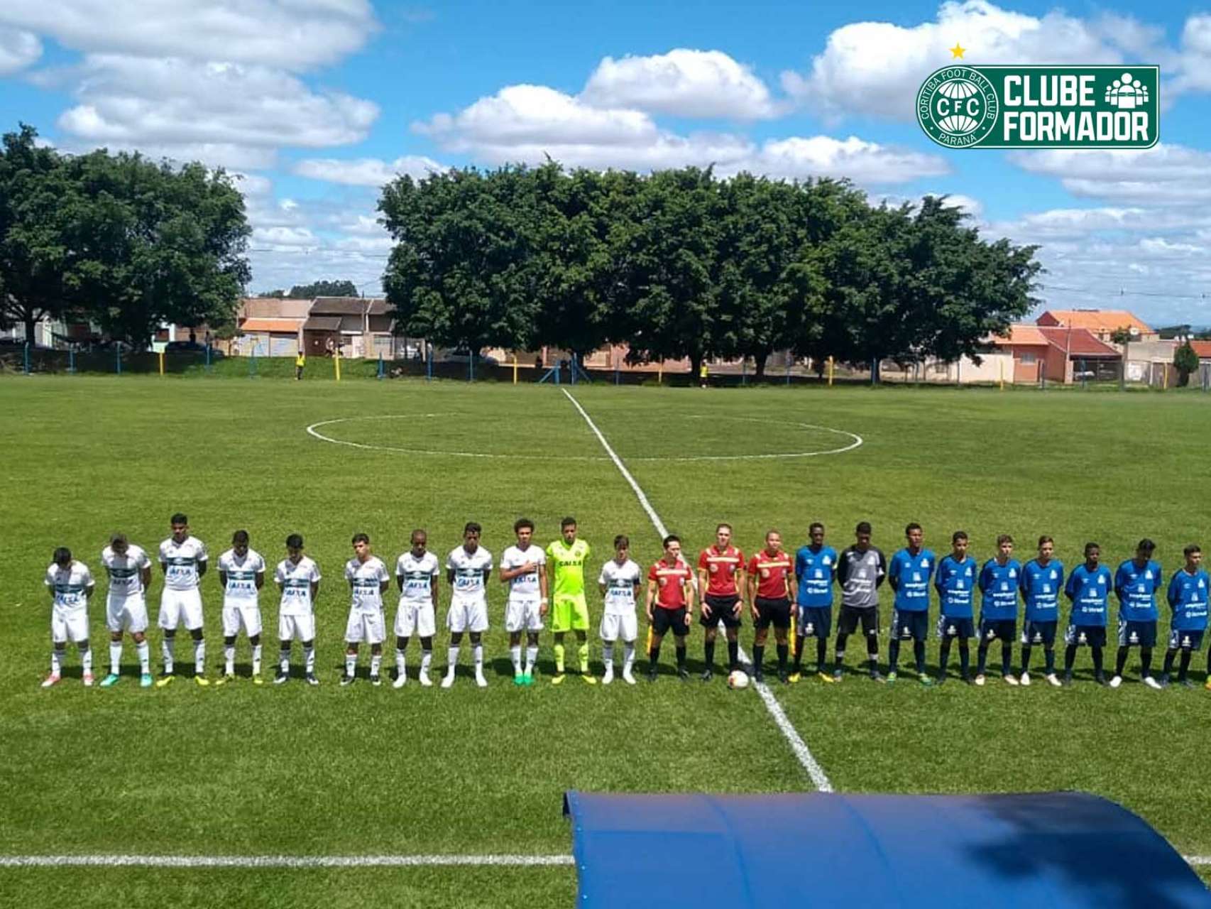 Empate na primeira partida da final