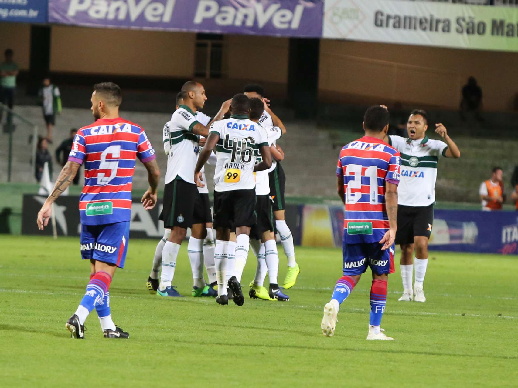 Coxa x Fortaleza pela 16� vez na hist�ria