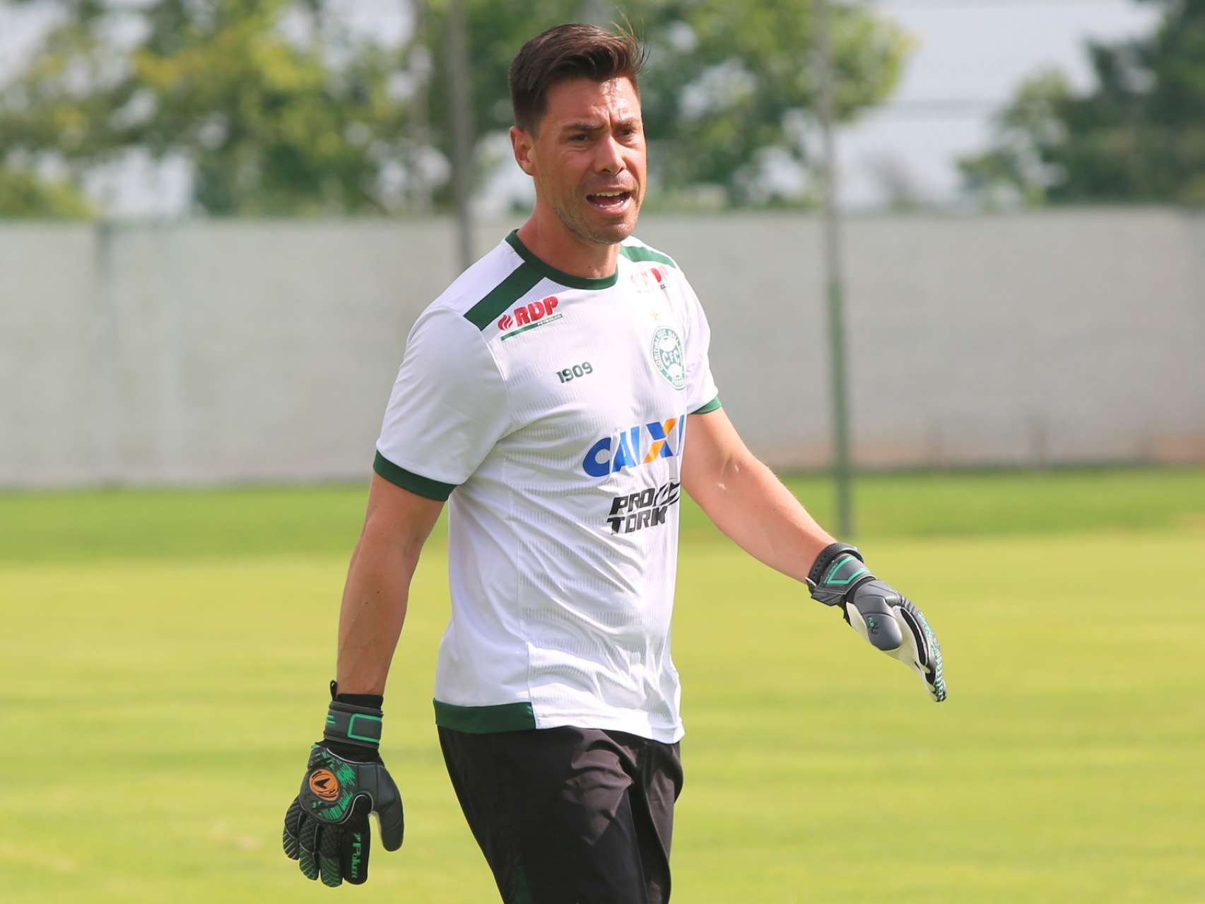 Conhe�a o novo preparador de goleiros do Coxa
