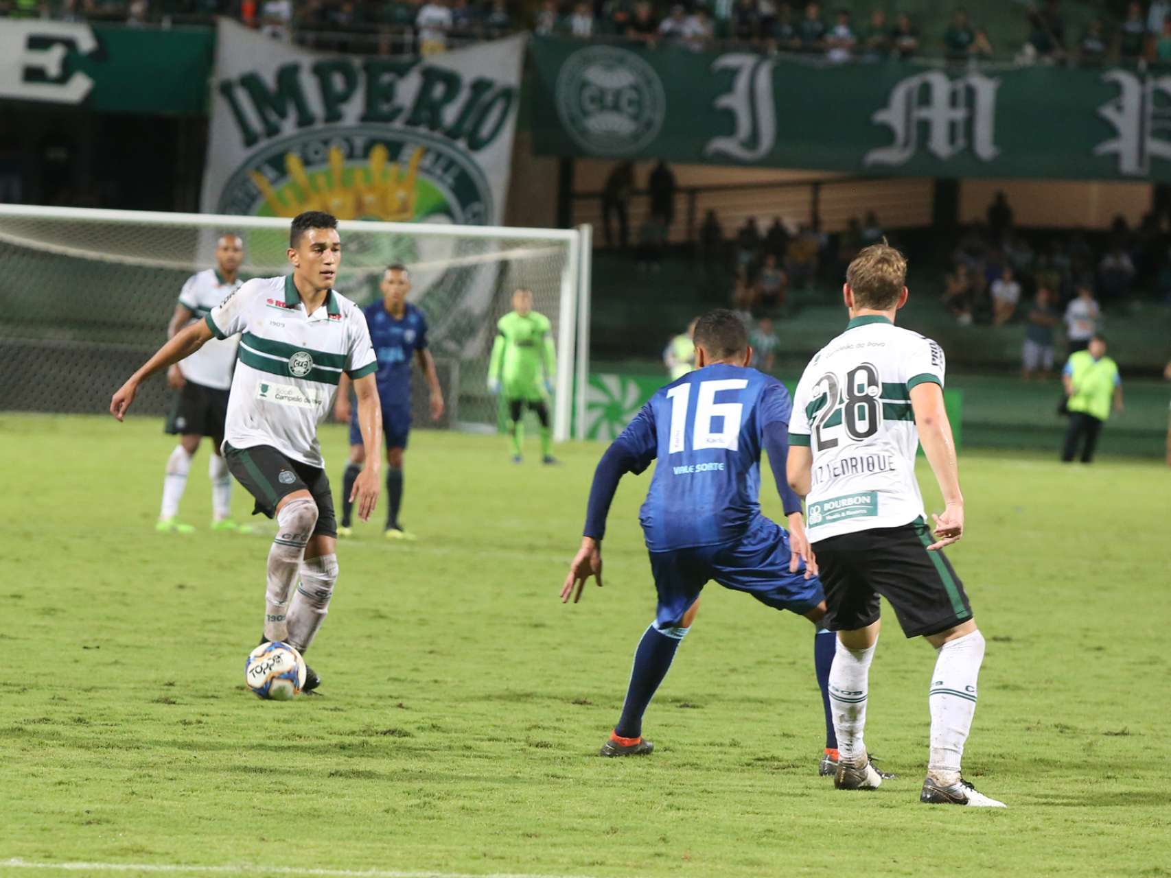 Coxa enfrenta o Londrina