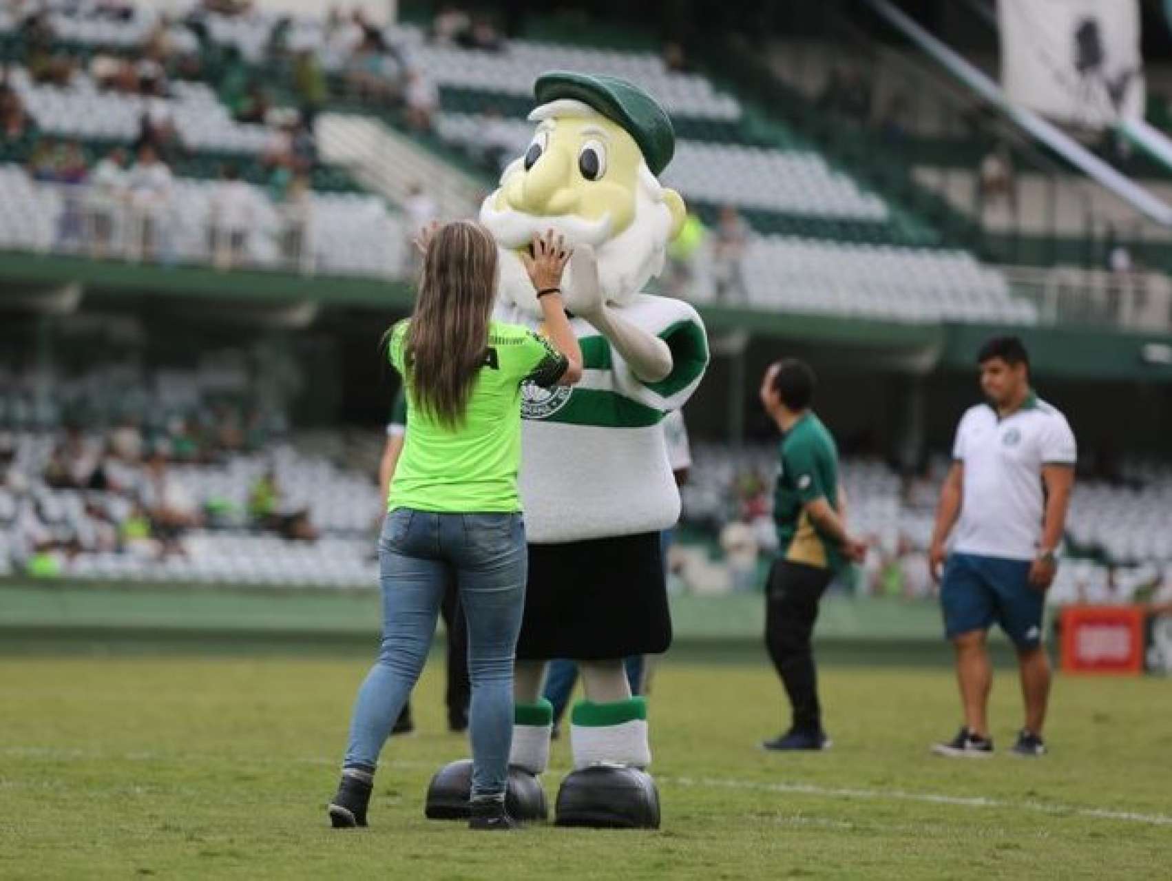 Promo��es para o pr�ximo jogo em casa 