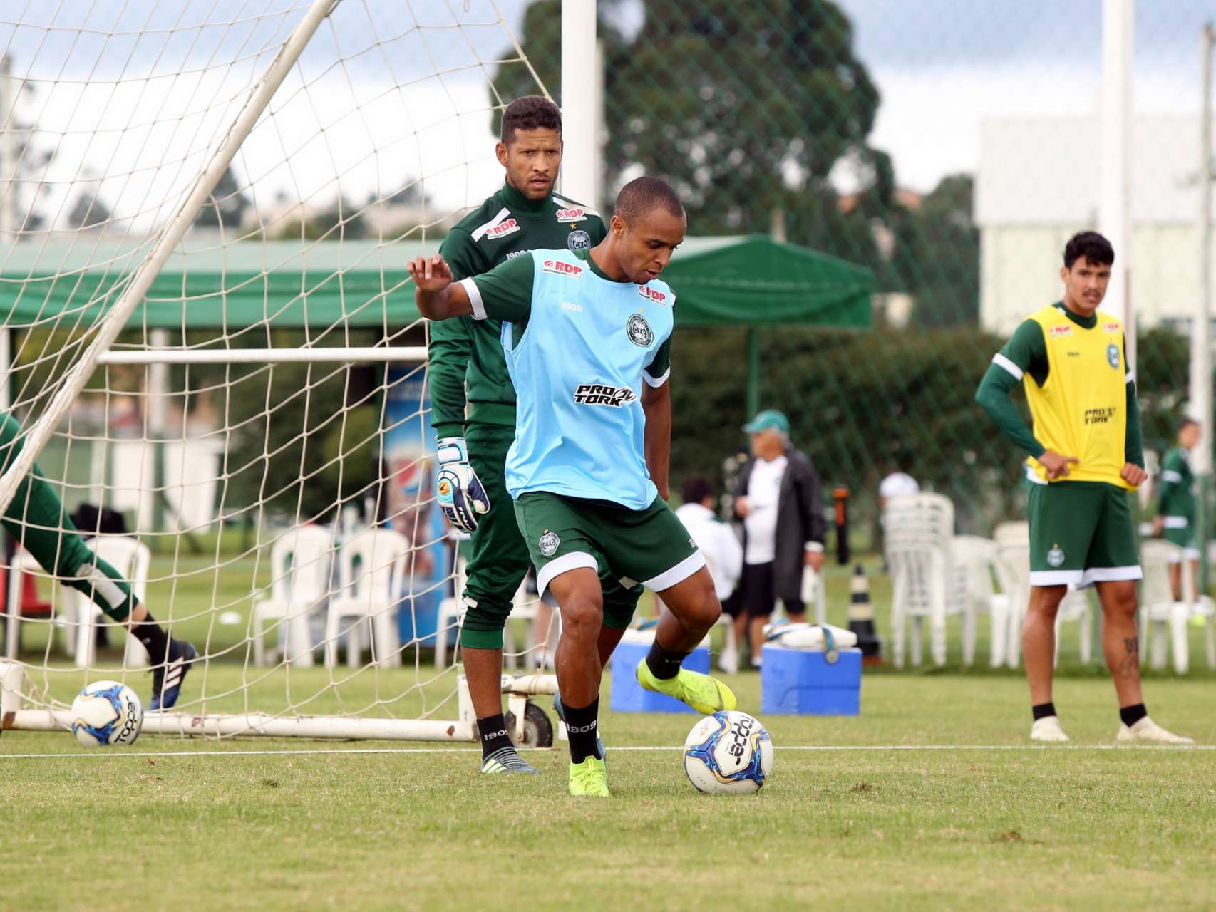 Coxa projeta equipe para pegar o Rio Branco