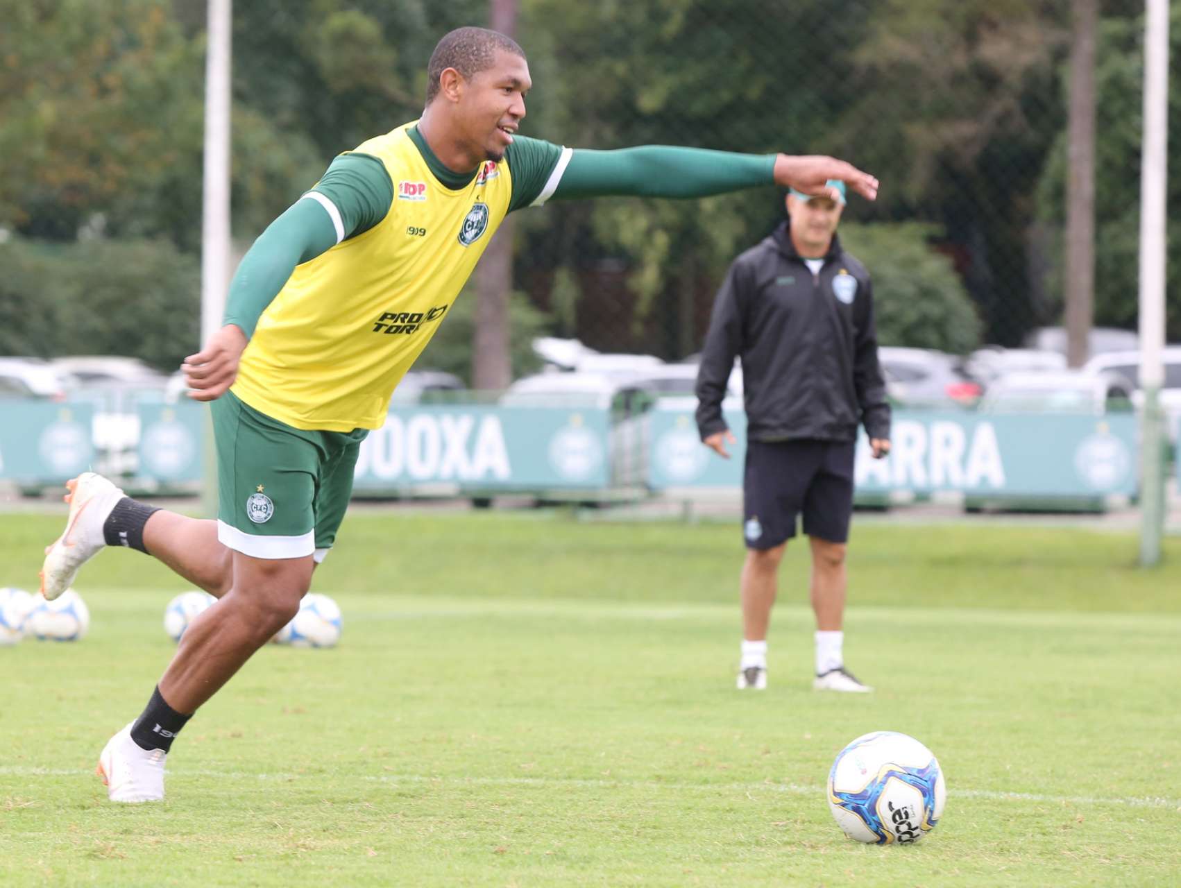 Trabalhos em dois per�odos