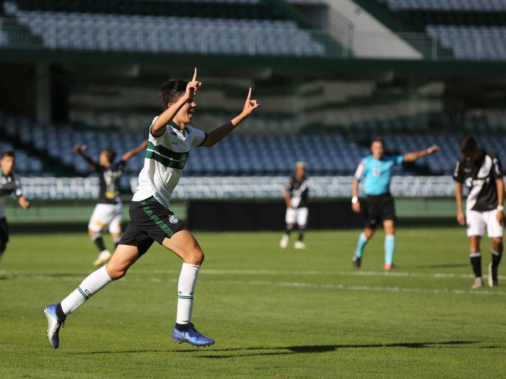 Sub-17 vence na estreia do Brasileiro