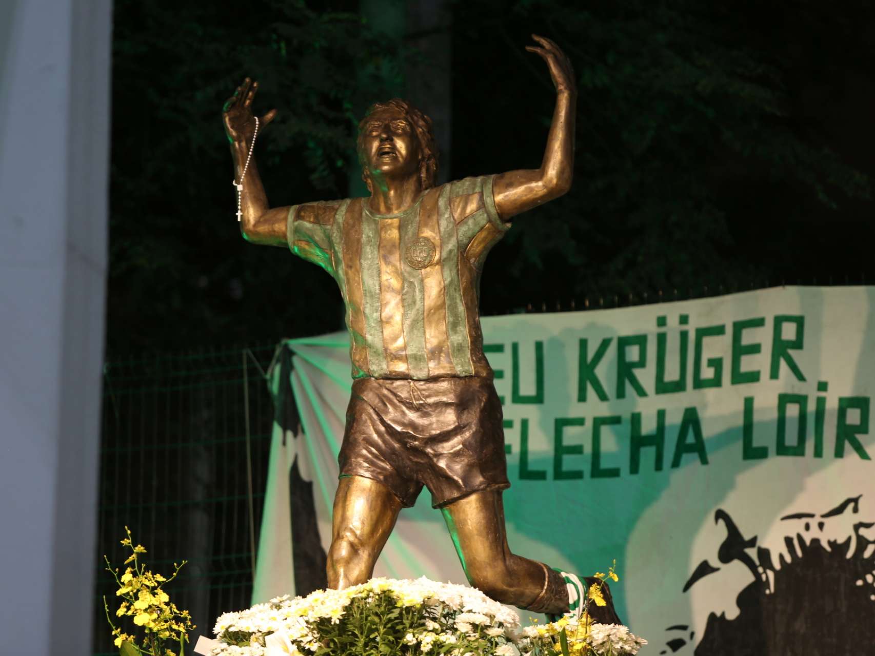 Coxas-brancas se despedem de Dirceu Kr�ger