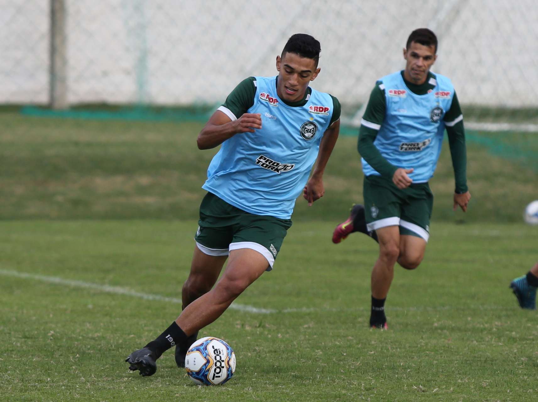 Coritiba treina no CT