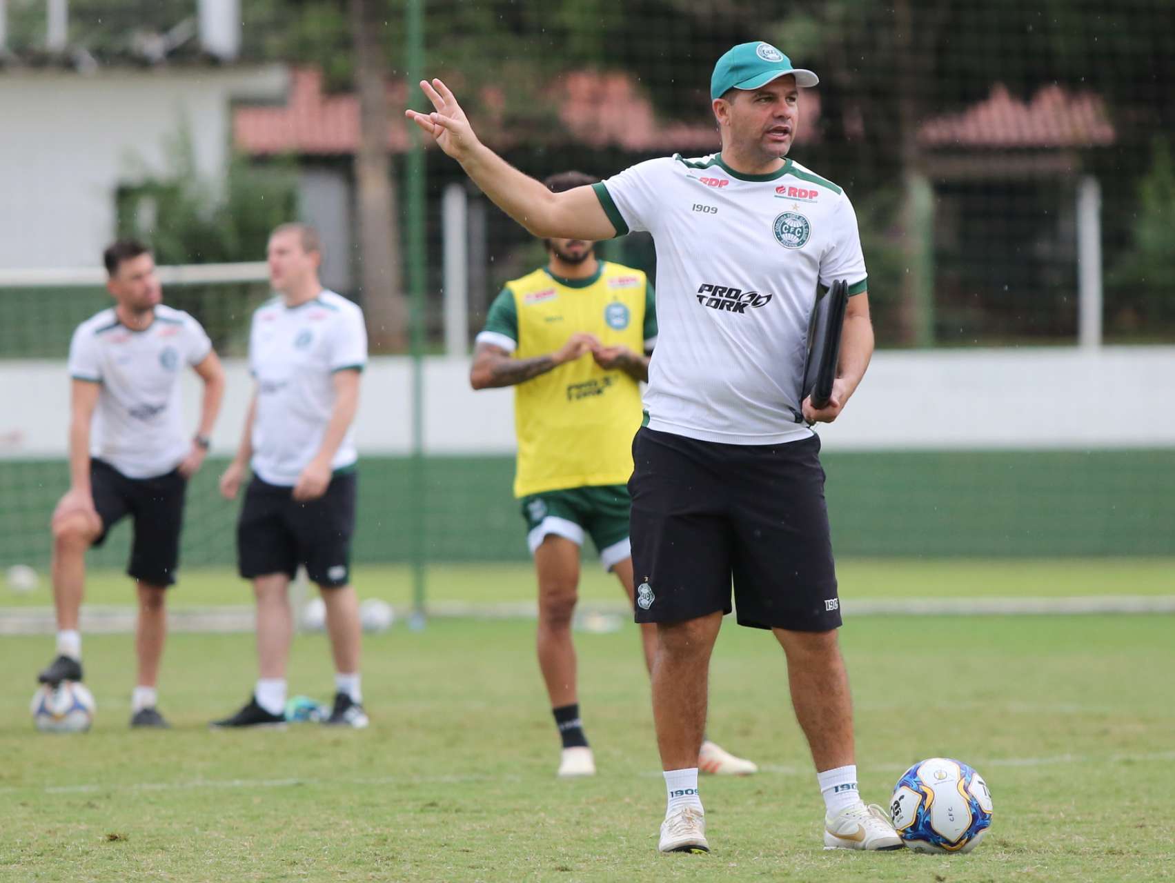 Coxa pronto para pegar o Atl�tico-GO