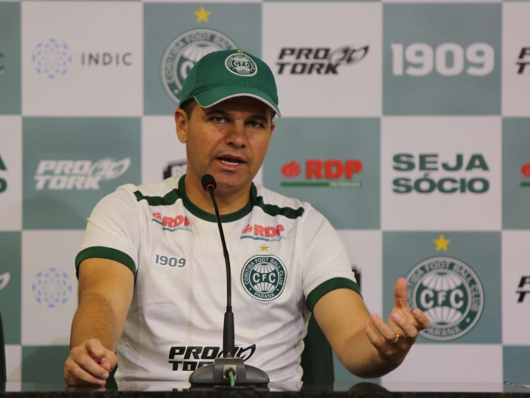 Trabalhar no Coritiba �� motivo de orgulho�
