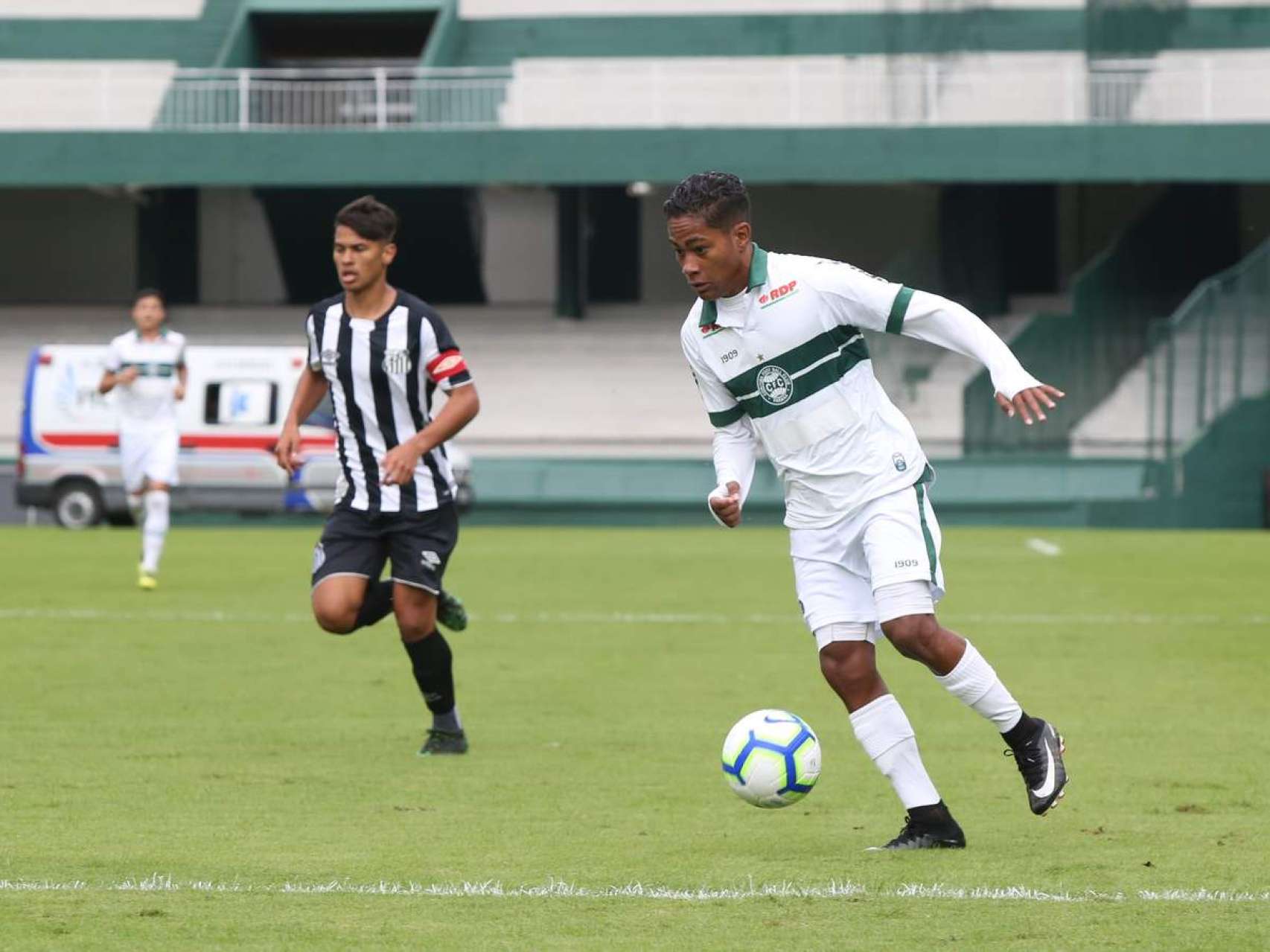 Rev�s no Brasileiro Sub-17