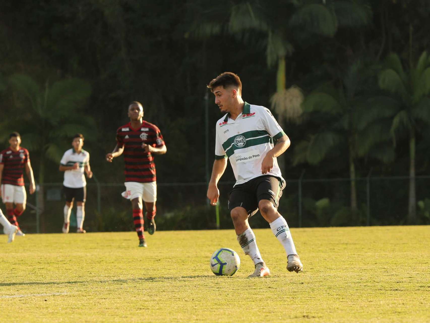 Jogos da base movimentam o final de semana
