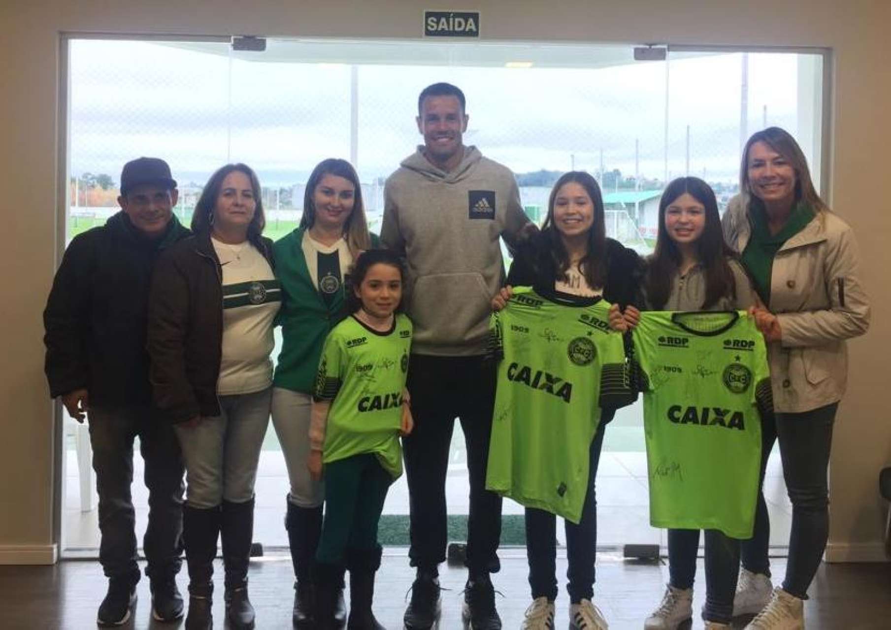 S�cios visitam o CT