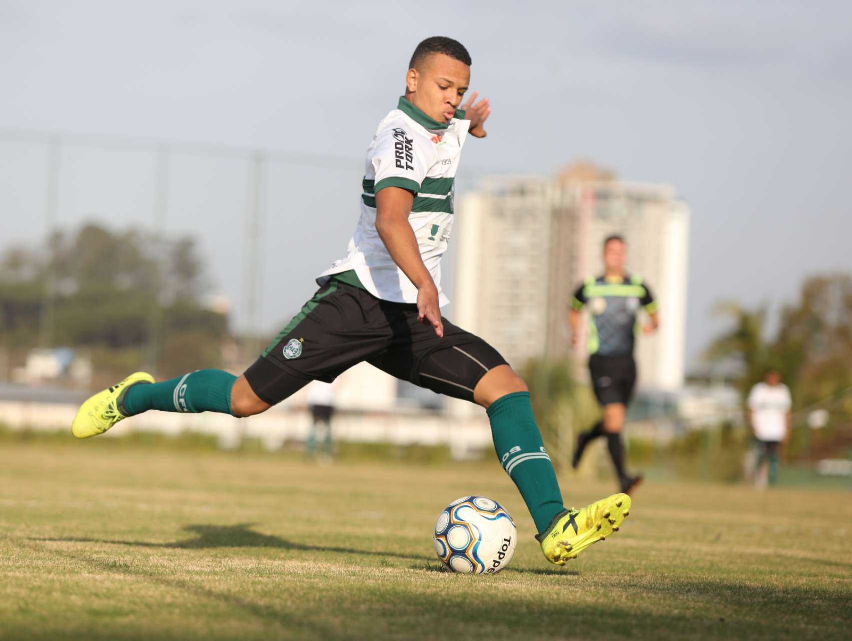 Coxa enfrenta o Londrina na final do Paranaense Sub-19 