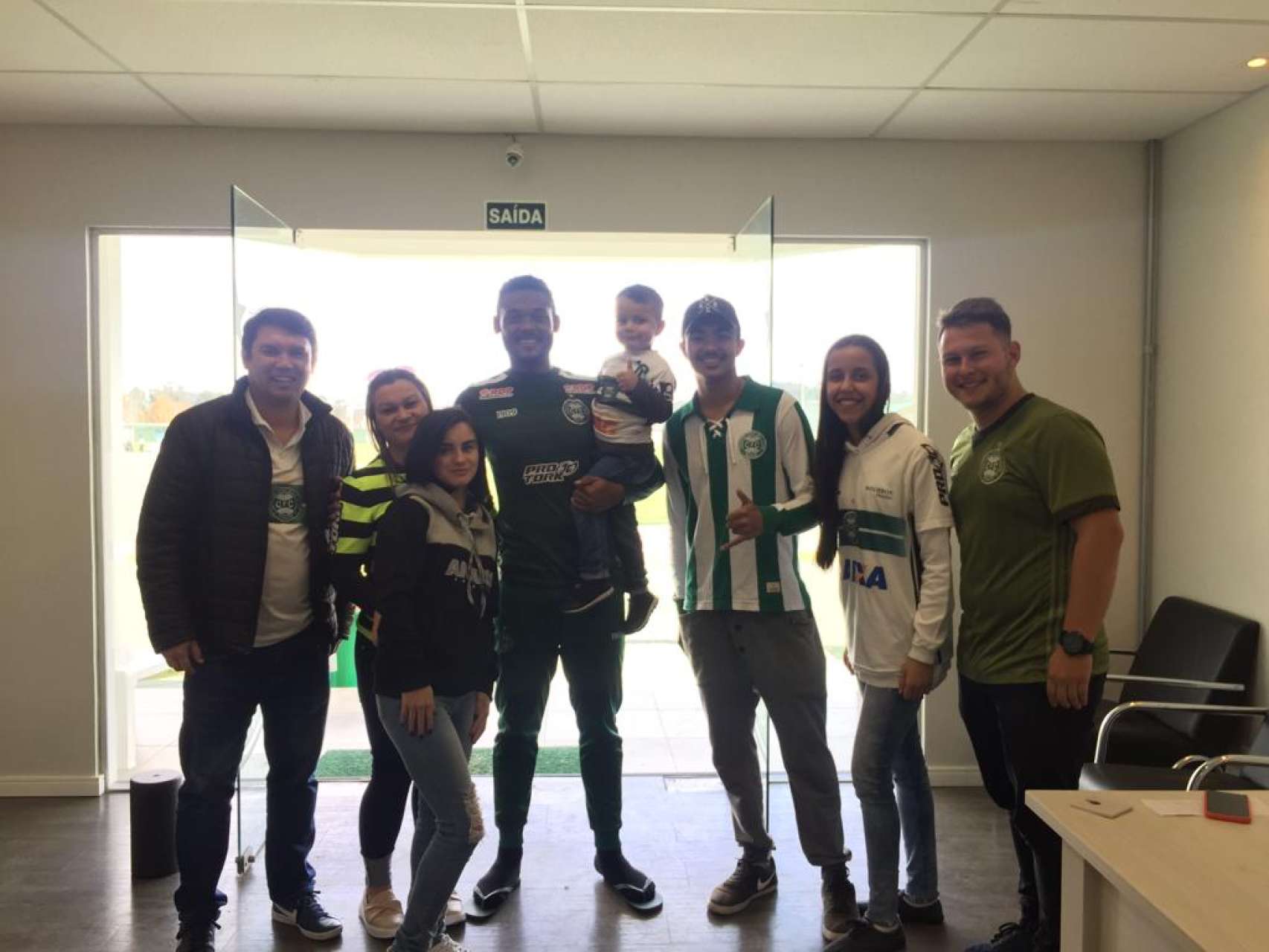 S�cios visitam o CT