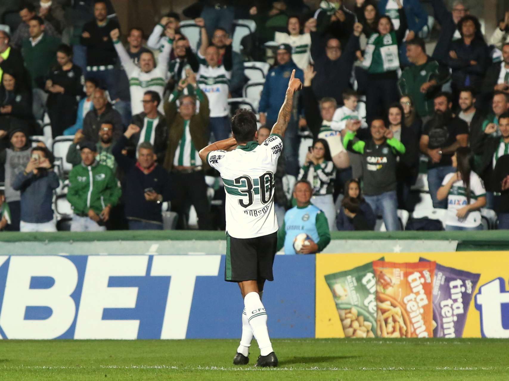 Primeiro gol de Robson 