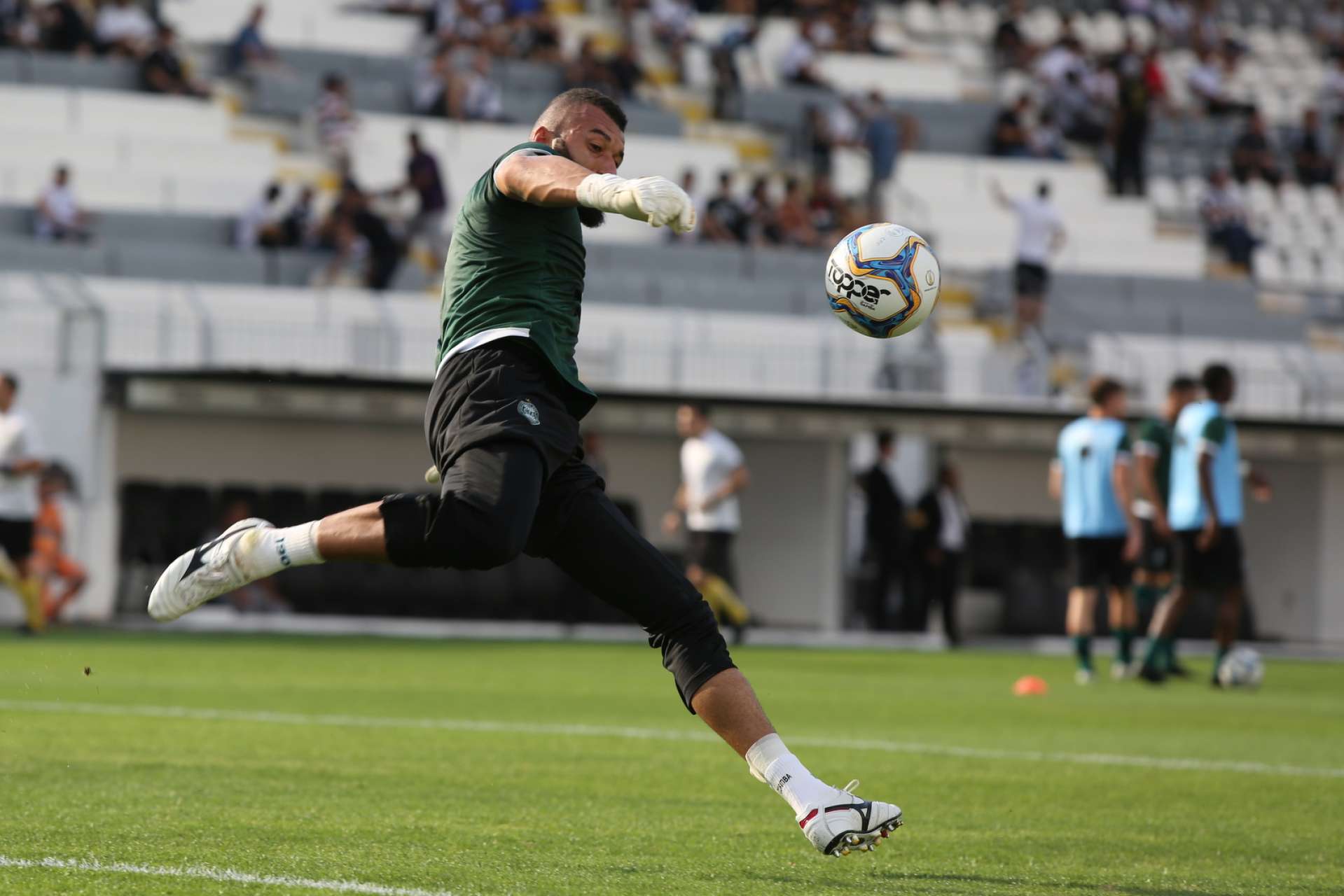 Bola pra frente