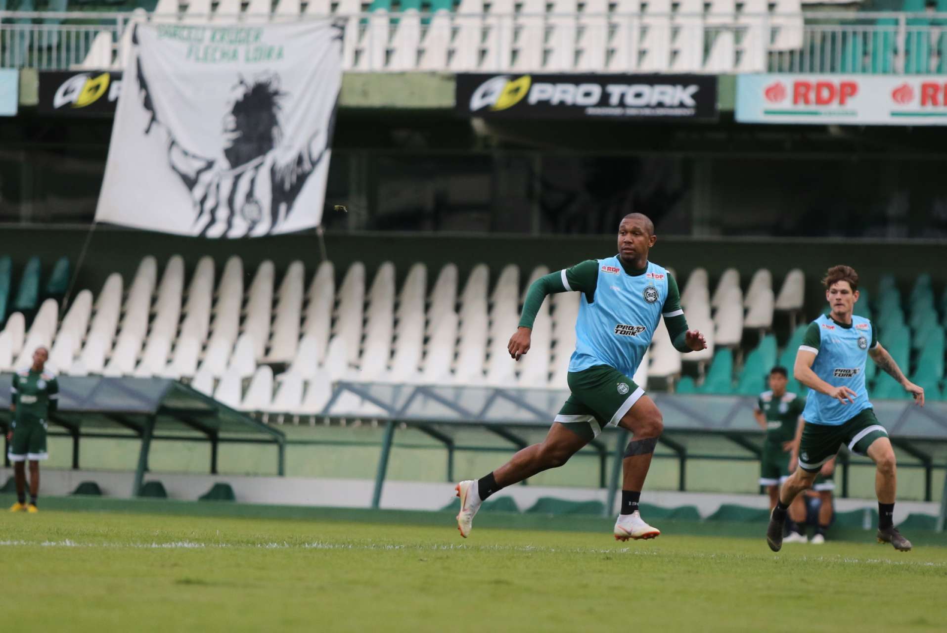 Coxa faz treino aberto no s�bado