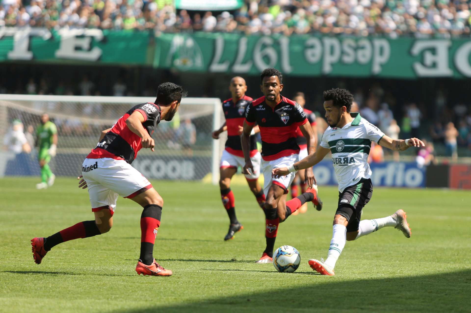 Coxa perde para o Atl�tico-GO
