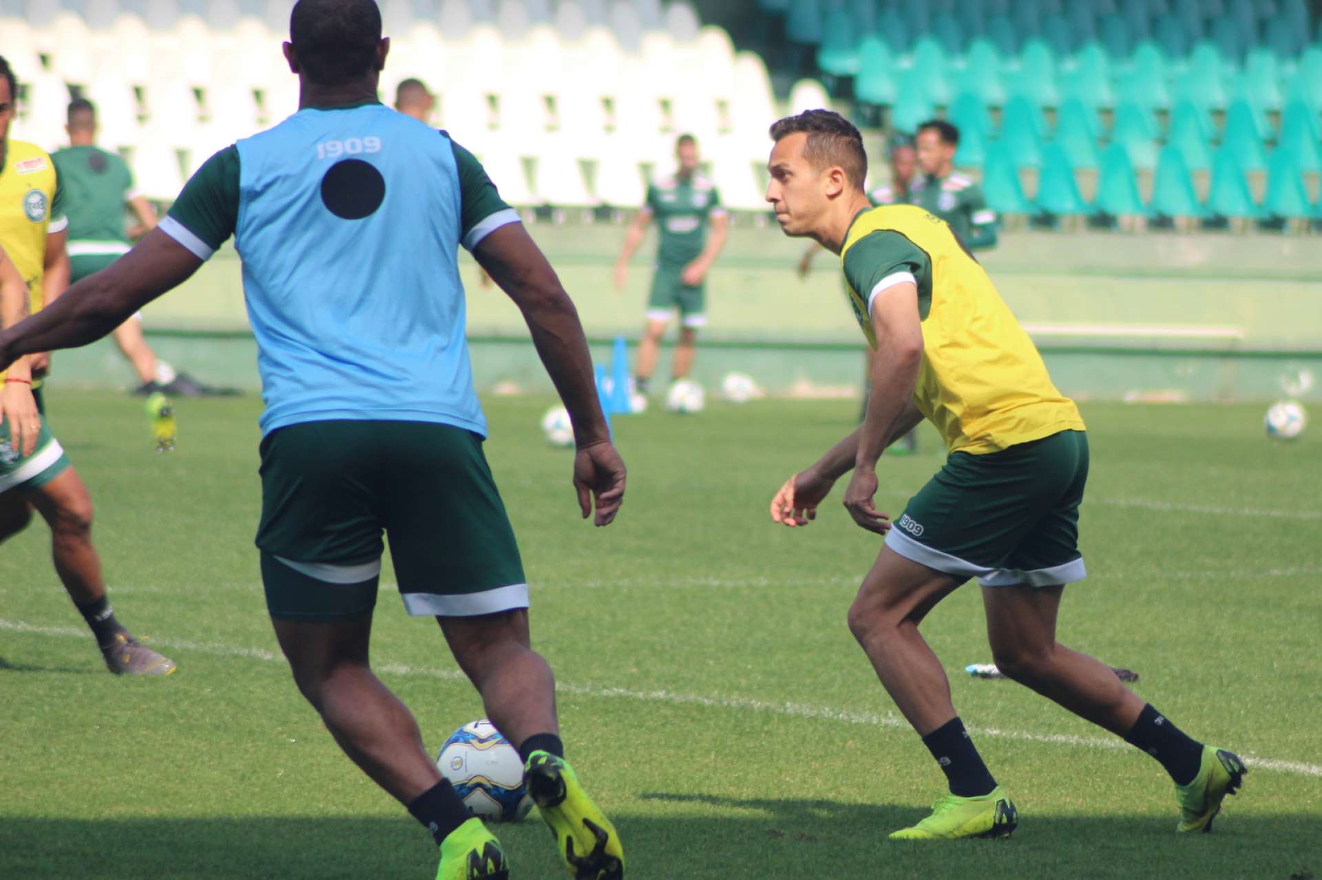 Manh� de treino no Couto Pereira