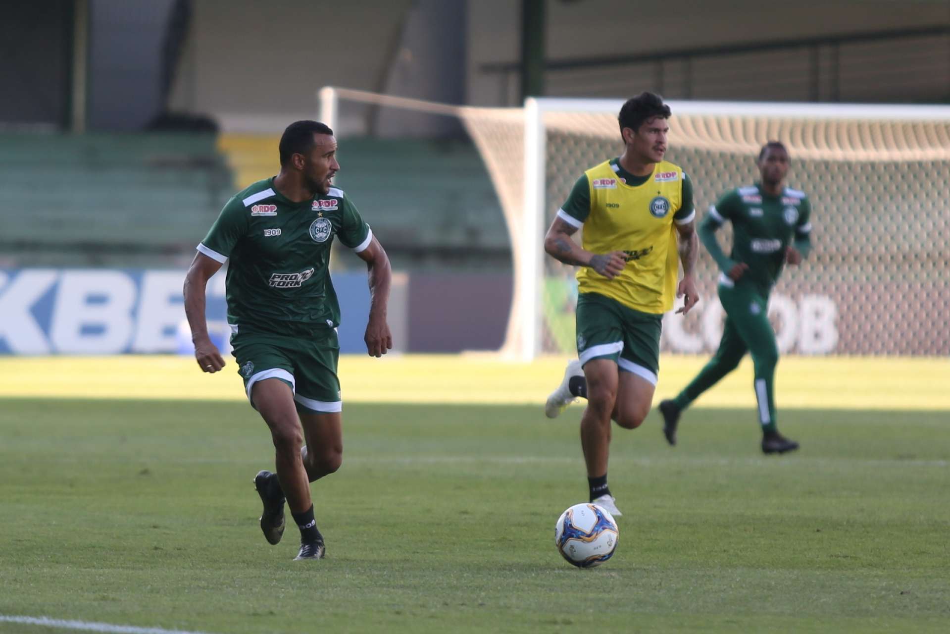 Coxa faz atividade no Couto