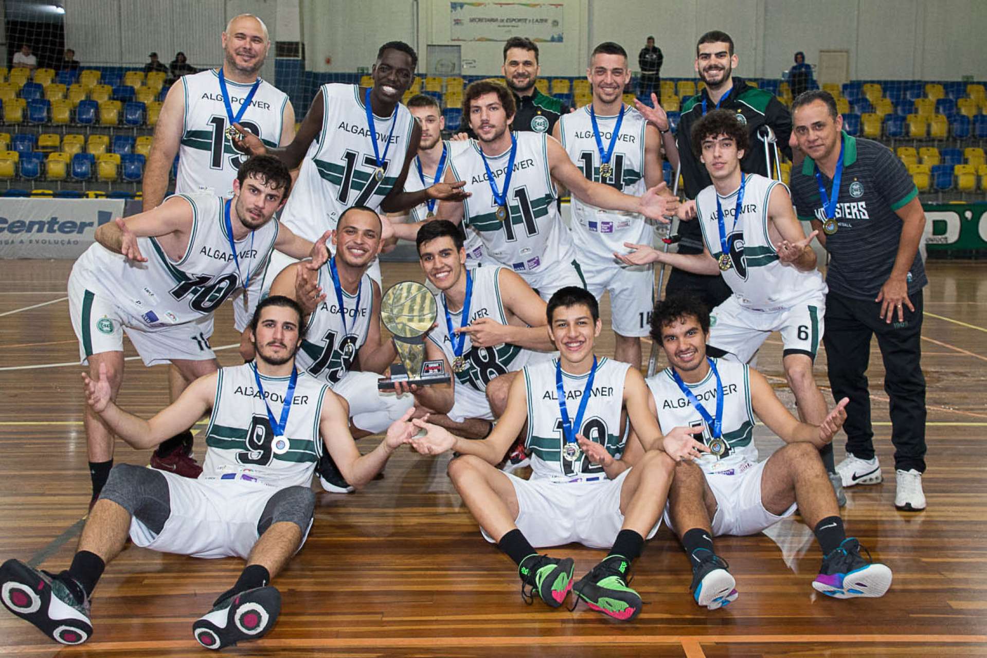 Coritiba Monsters conquista t�tulo