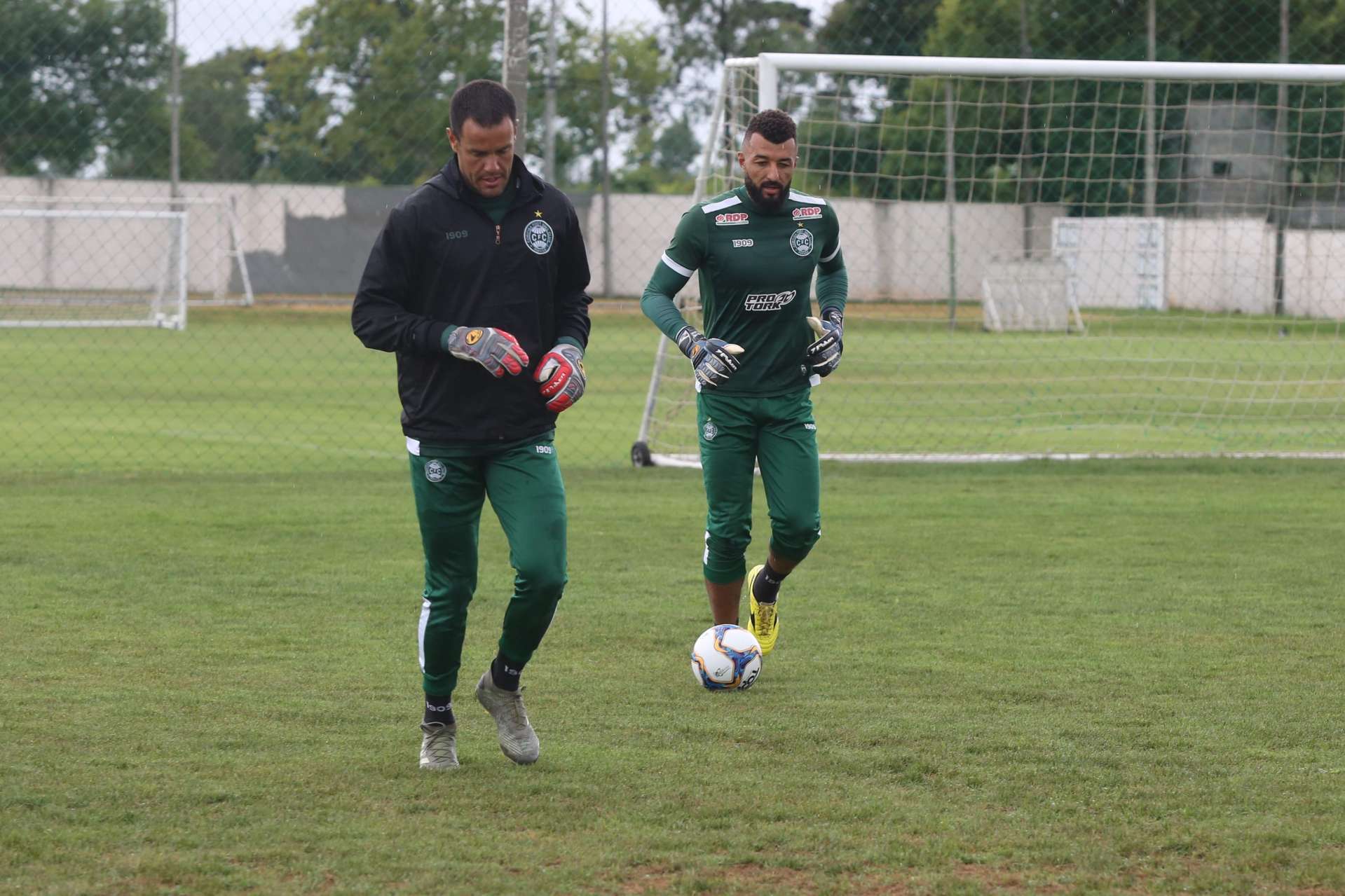 As imagens dos primeiros treinos