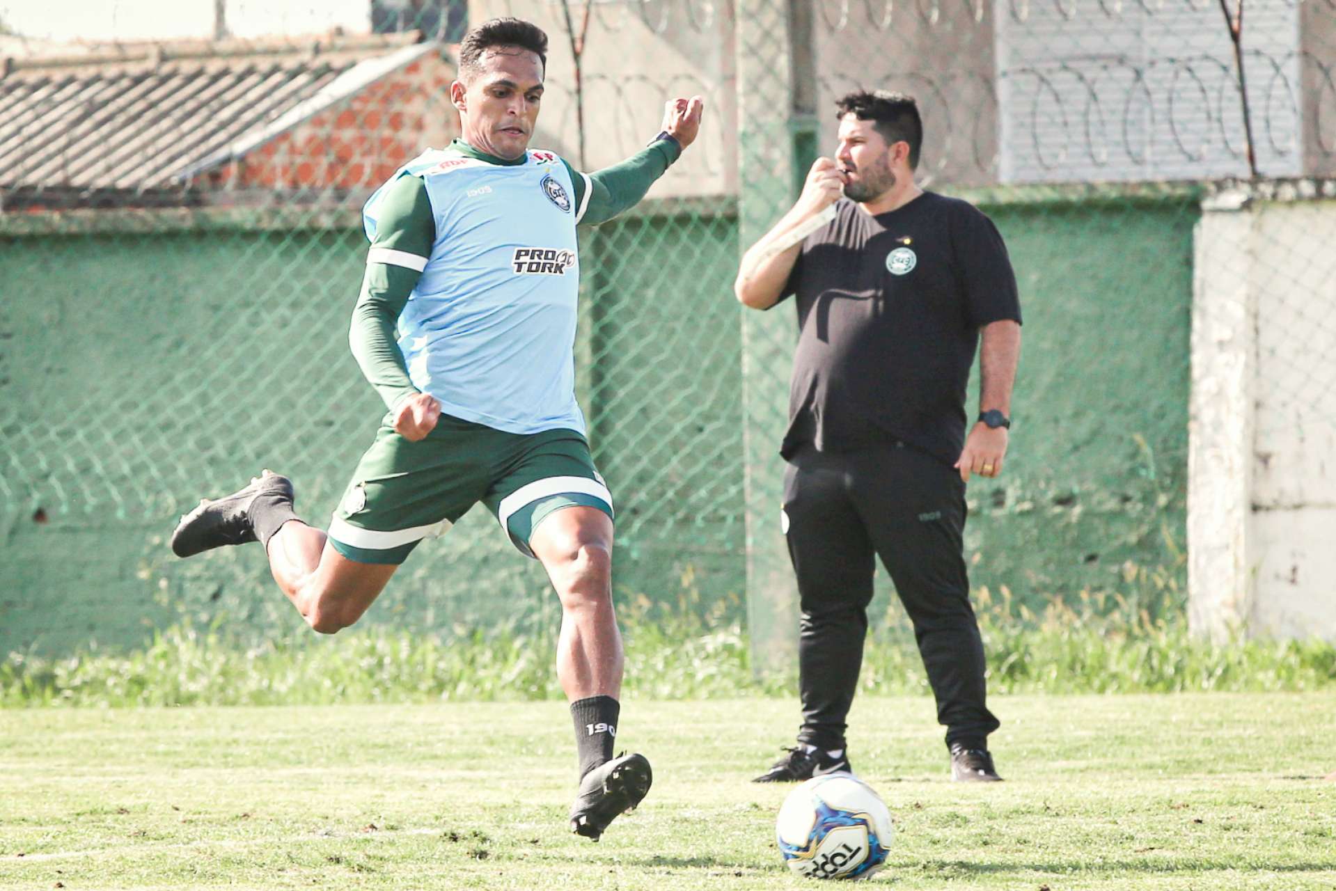 Coxa segue pr�-temporada