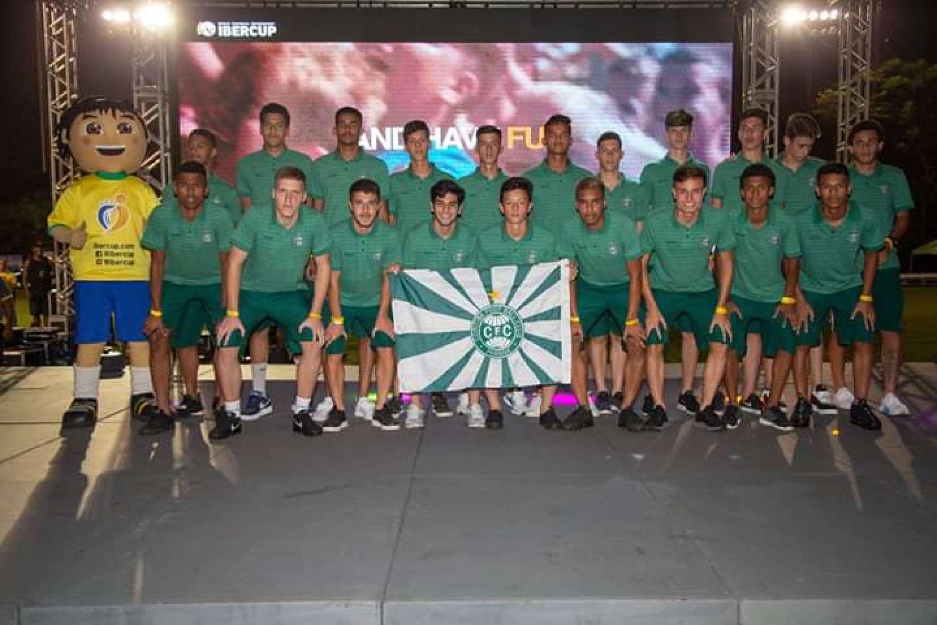 Coxa Sub-17 � seminalista da Ibercup