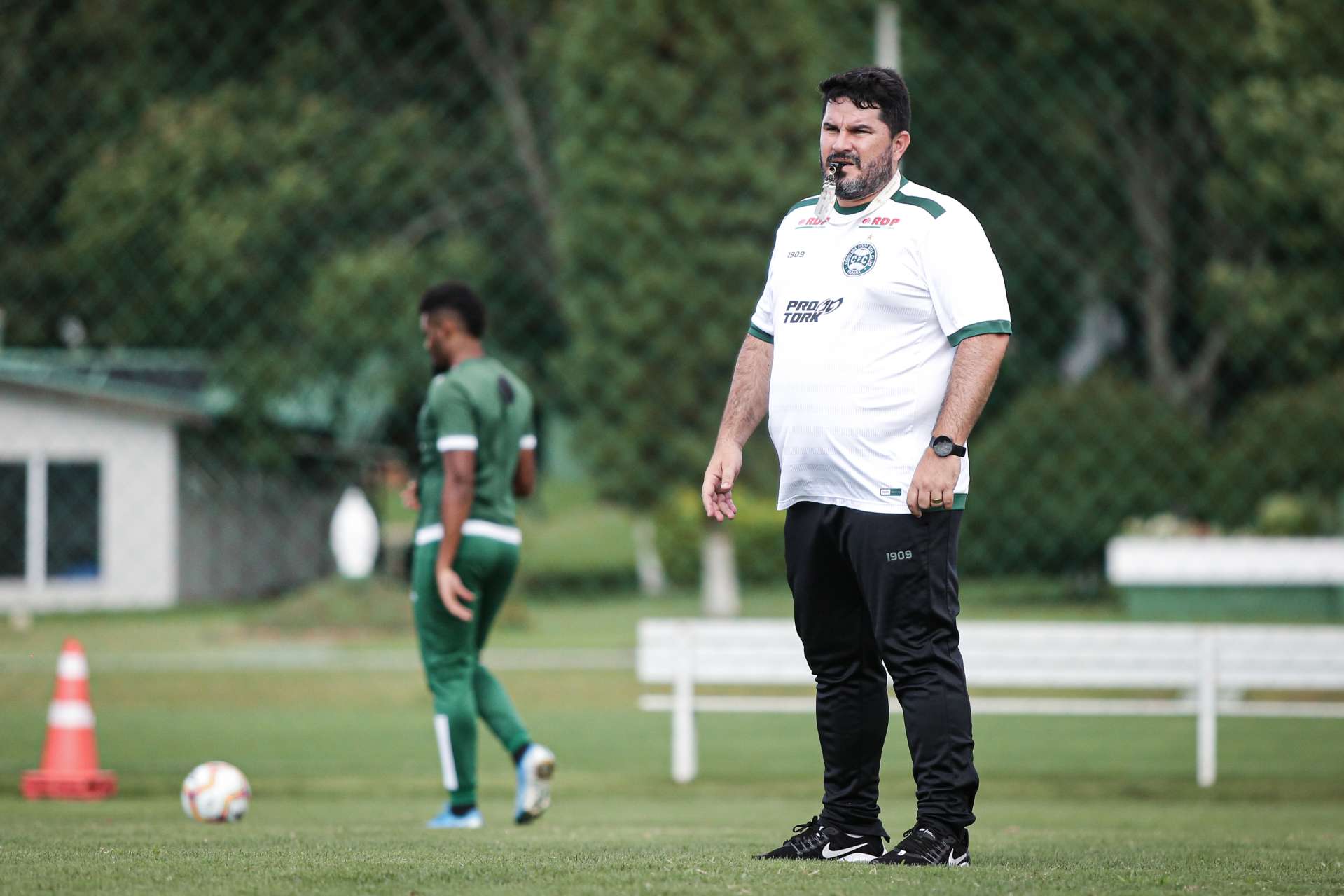 Coxa completa um m�s de trabalho
