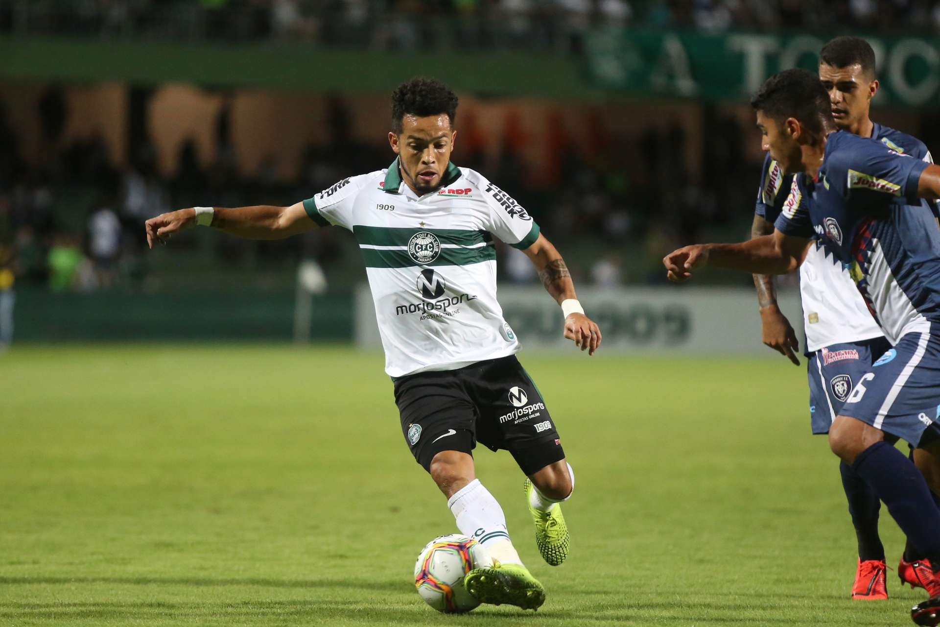 Coxa enfrenta o Cianorte na semi