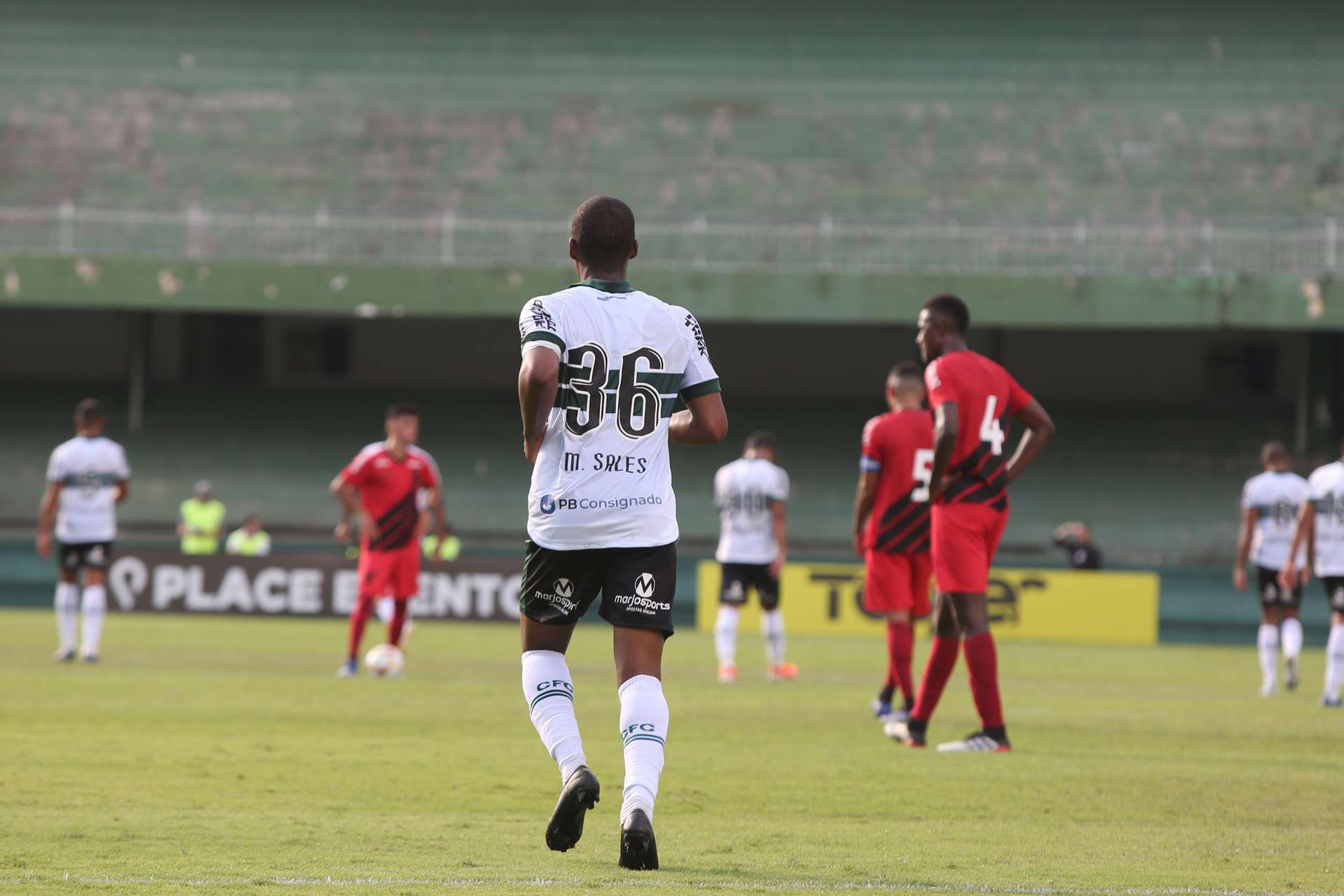 O gol mais bonito � o do Matheus Sales
