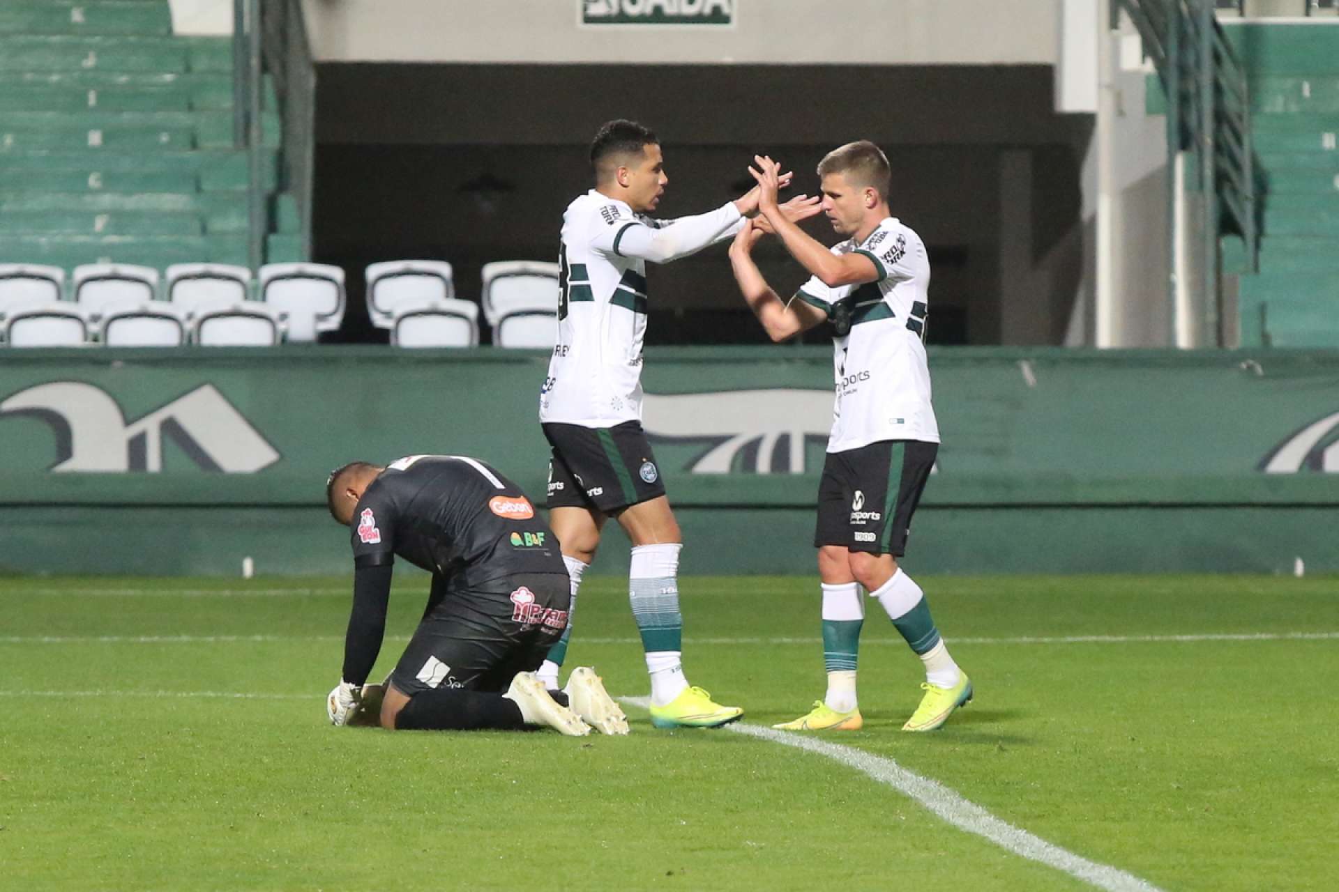 Coxa est� na final do Paranaense 2020
