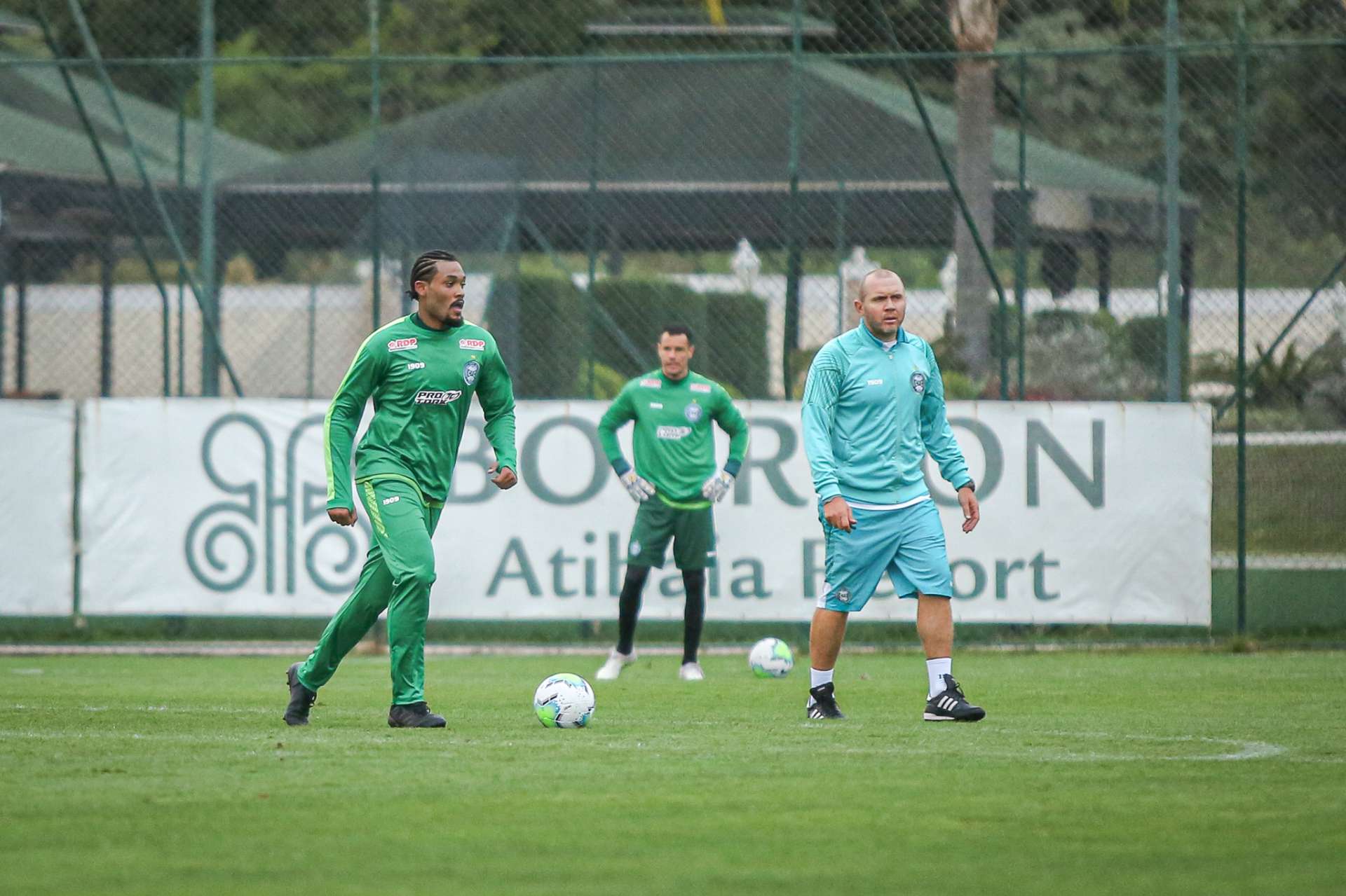 Coxa encerra prepara��o em Atibaia
